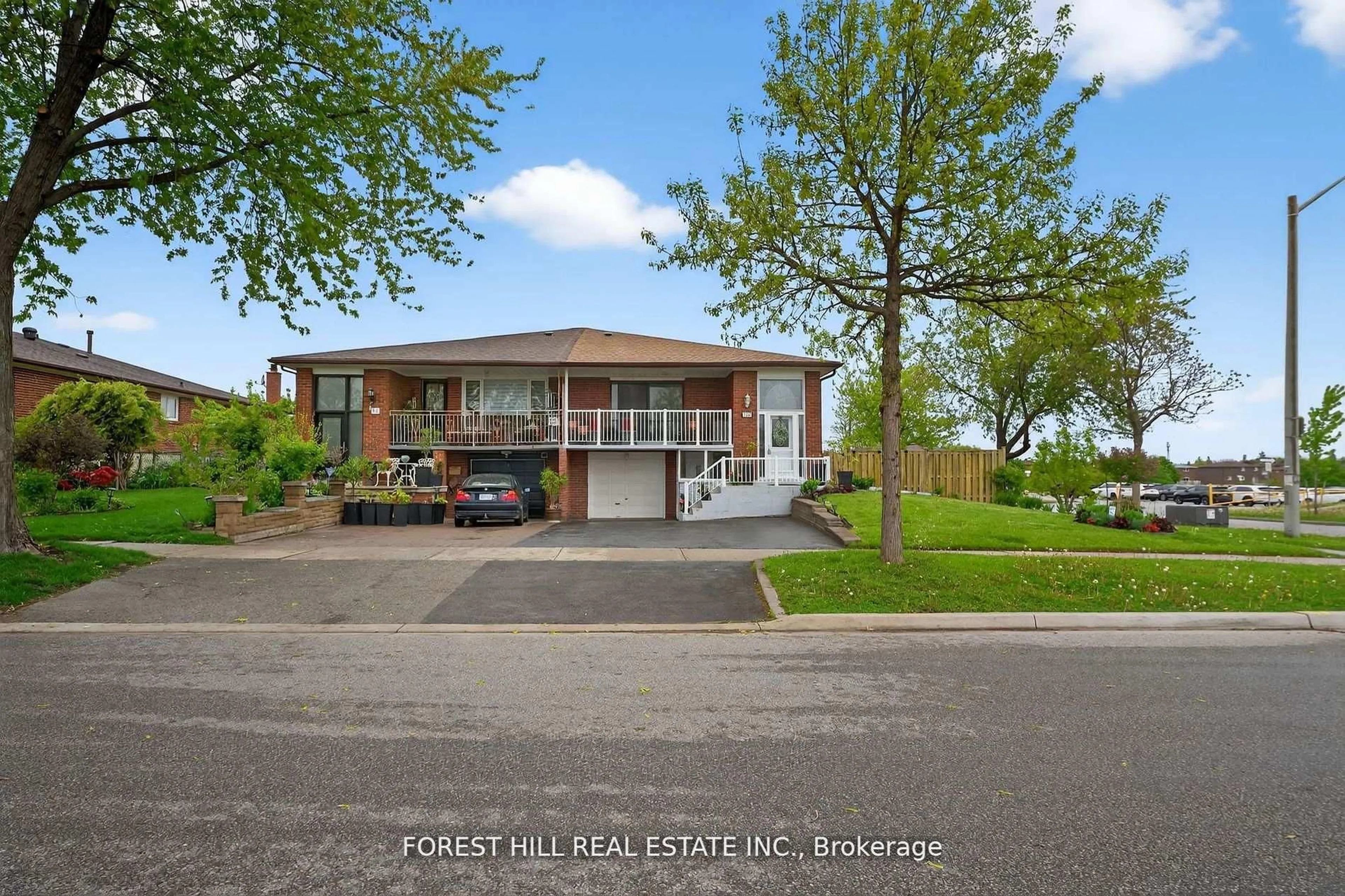 A pic from outside/outdoor area/front of a property/back of a property/a pic from drone, street for 100 Andrew Park, Vaughan Ontario L4L 1E9