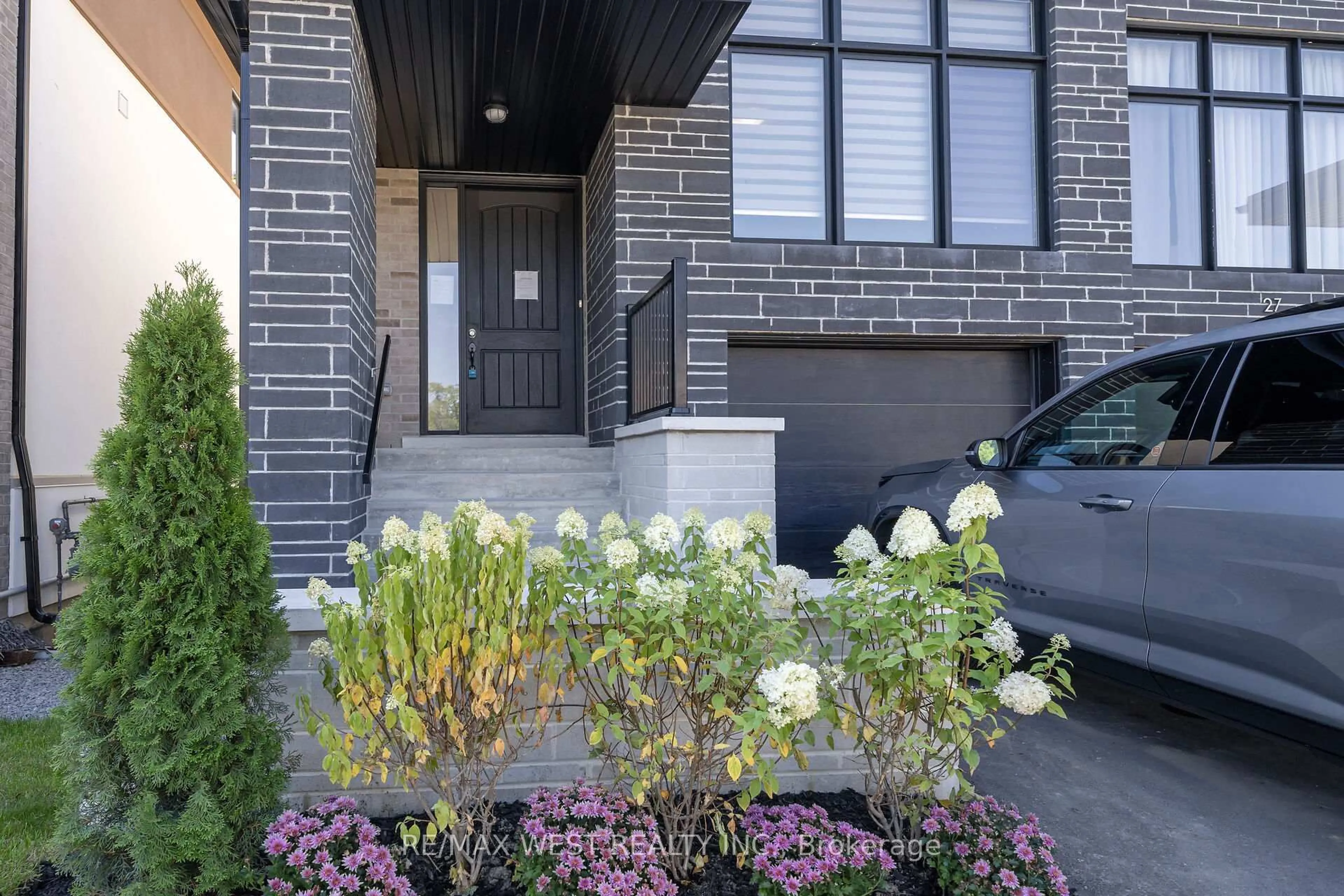 Unknown for 29 Direzze Crt, Richmond Hill Ontario L4C 5T8
