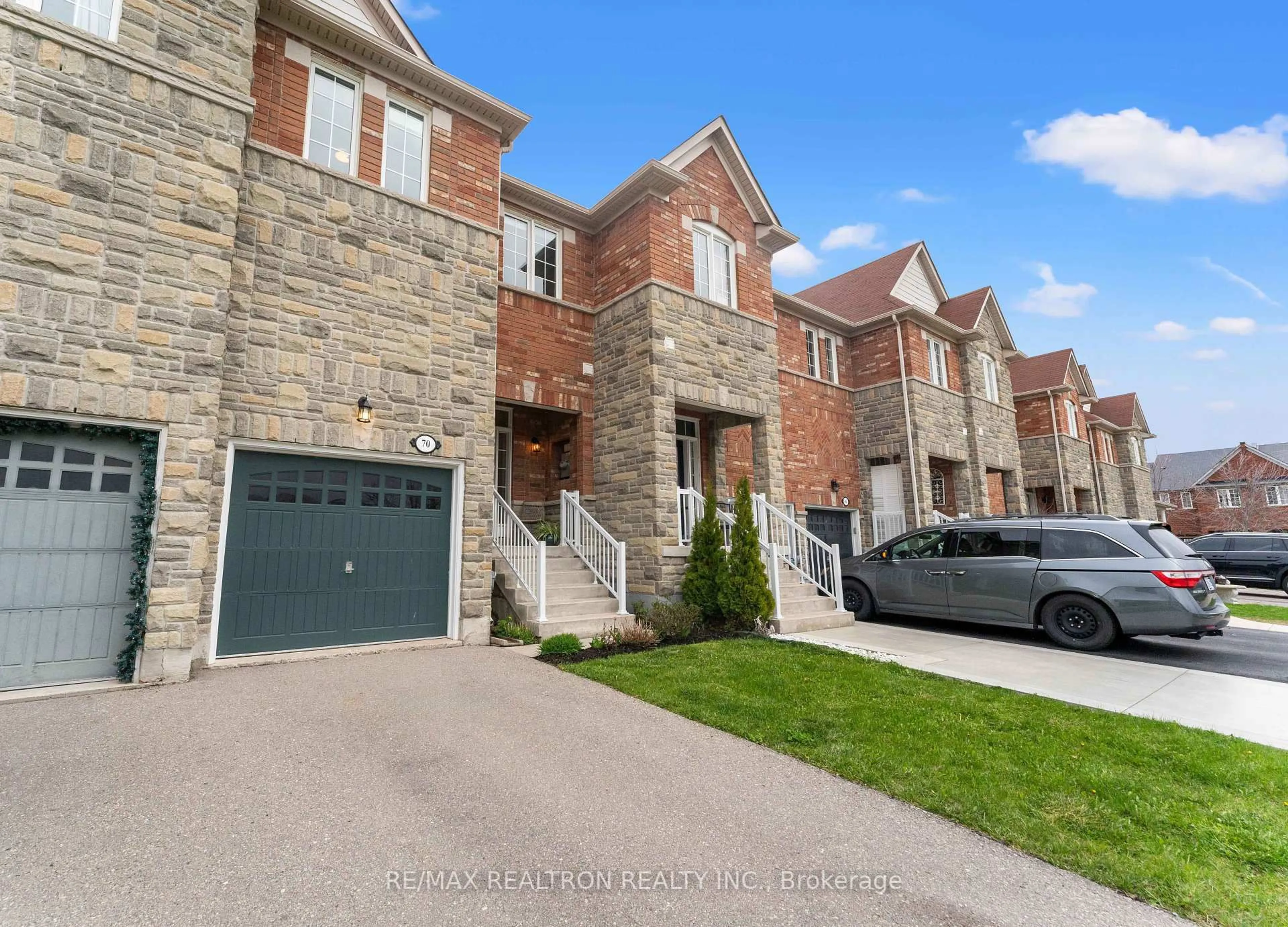 Unknown for 70 Mccann Cres, Bradford West Gwillimbury Ontario L3Z 0G6