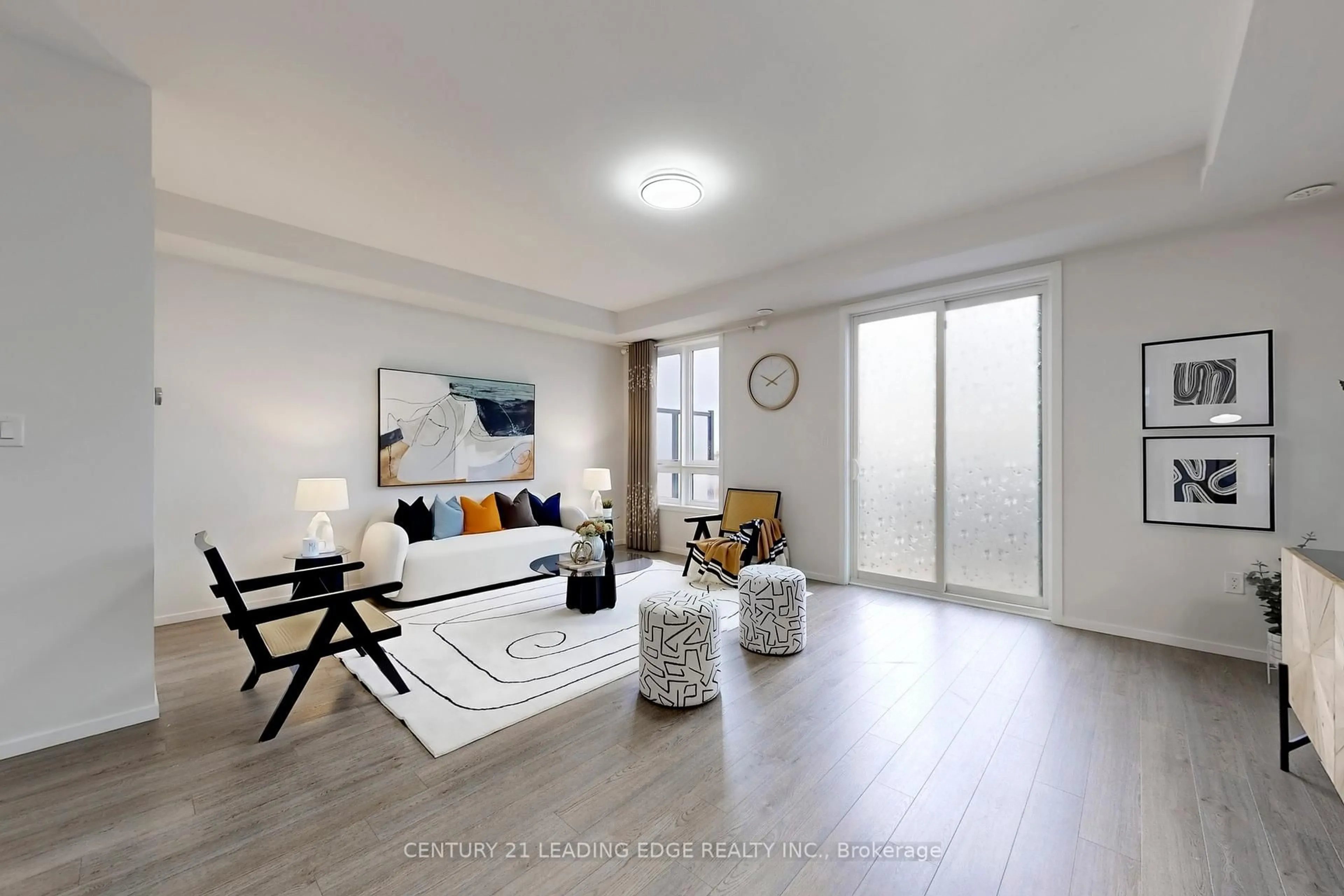 Living room with furniture, wood/laminate floor for 26 JAMES NOBLE Lane, Richmond Hill Ontario L4C 5S7