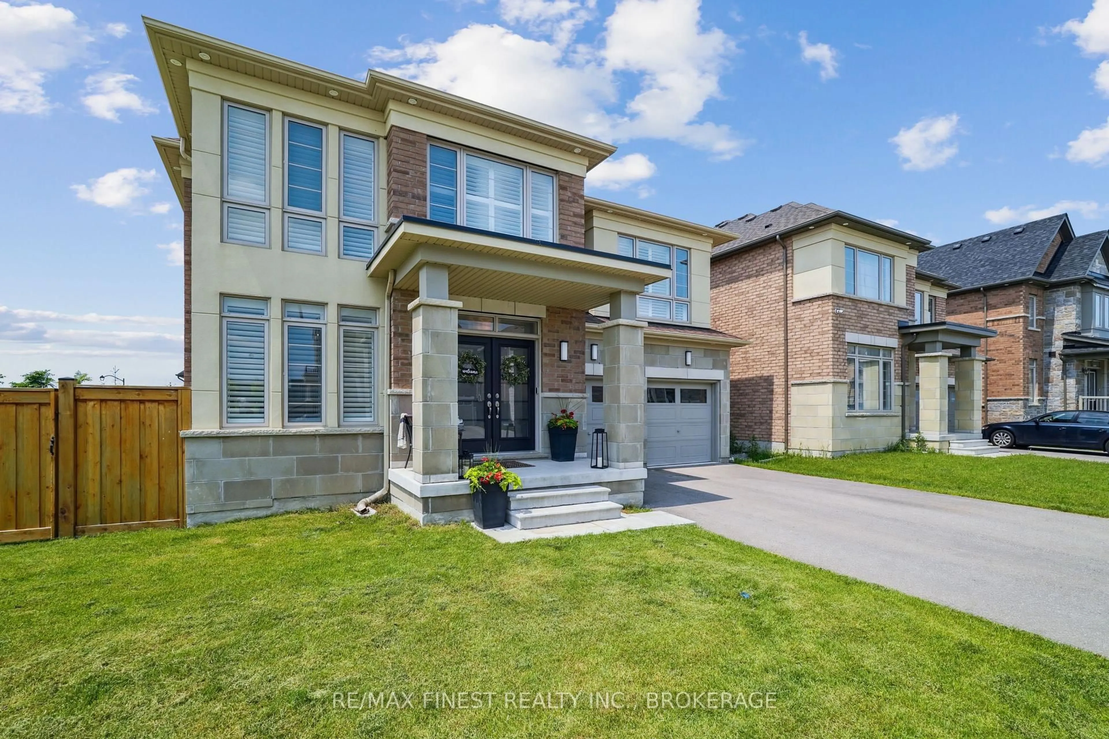 Home with brick exterior material, street for 171 Frederick Pearson St, East Gwillimbury Ontario L9N 0Y8
