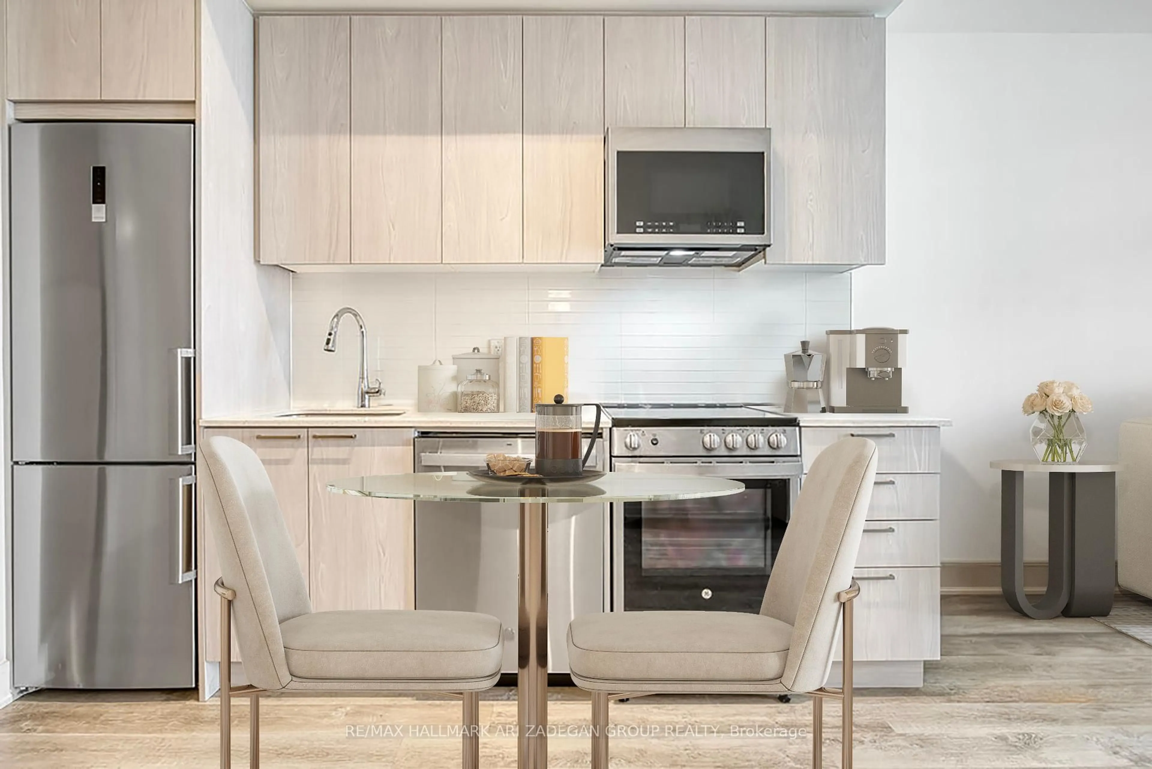 Standard kitchen, unknown for 185 Deerfield Rd #423, Newmarket Ontario L3Y 0G7
