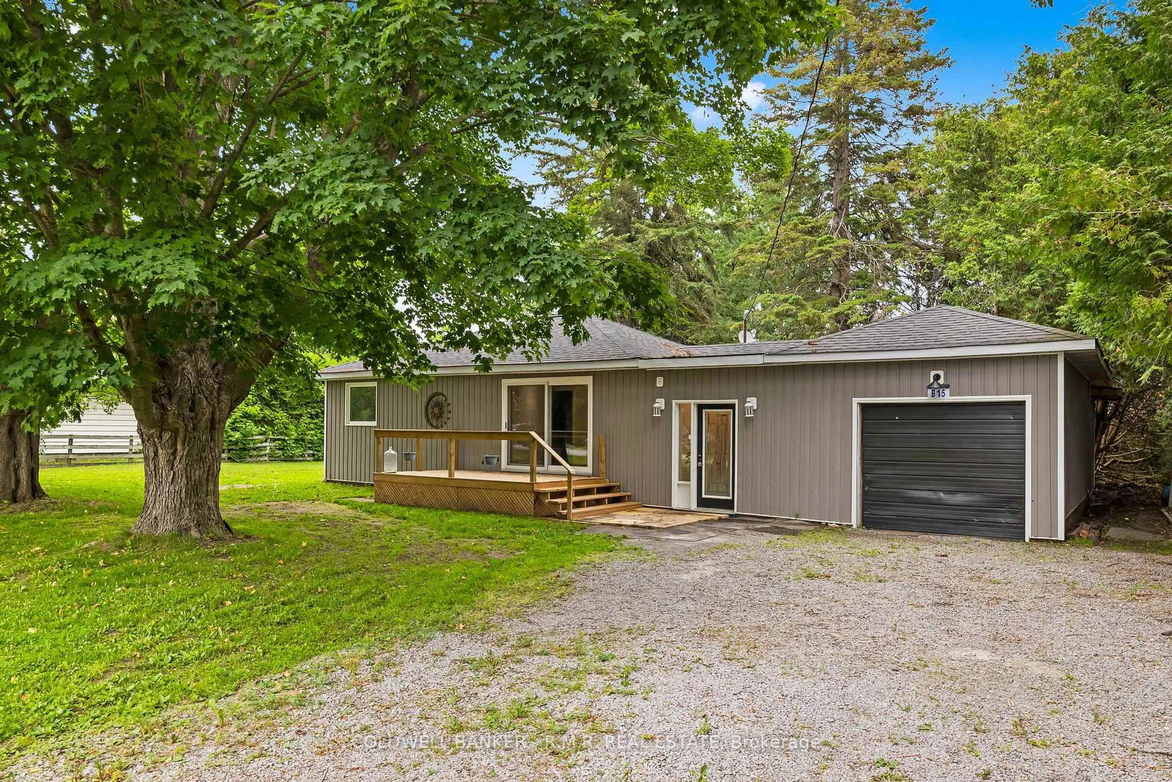 A pic from outside/outdoor area/front of a property/back of a property/a pic from drone, street for 15 Hazel St, Brock Ontario L0K 1A0