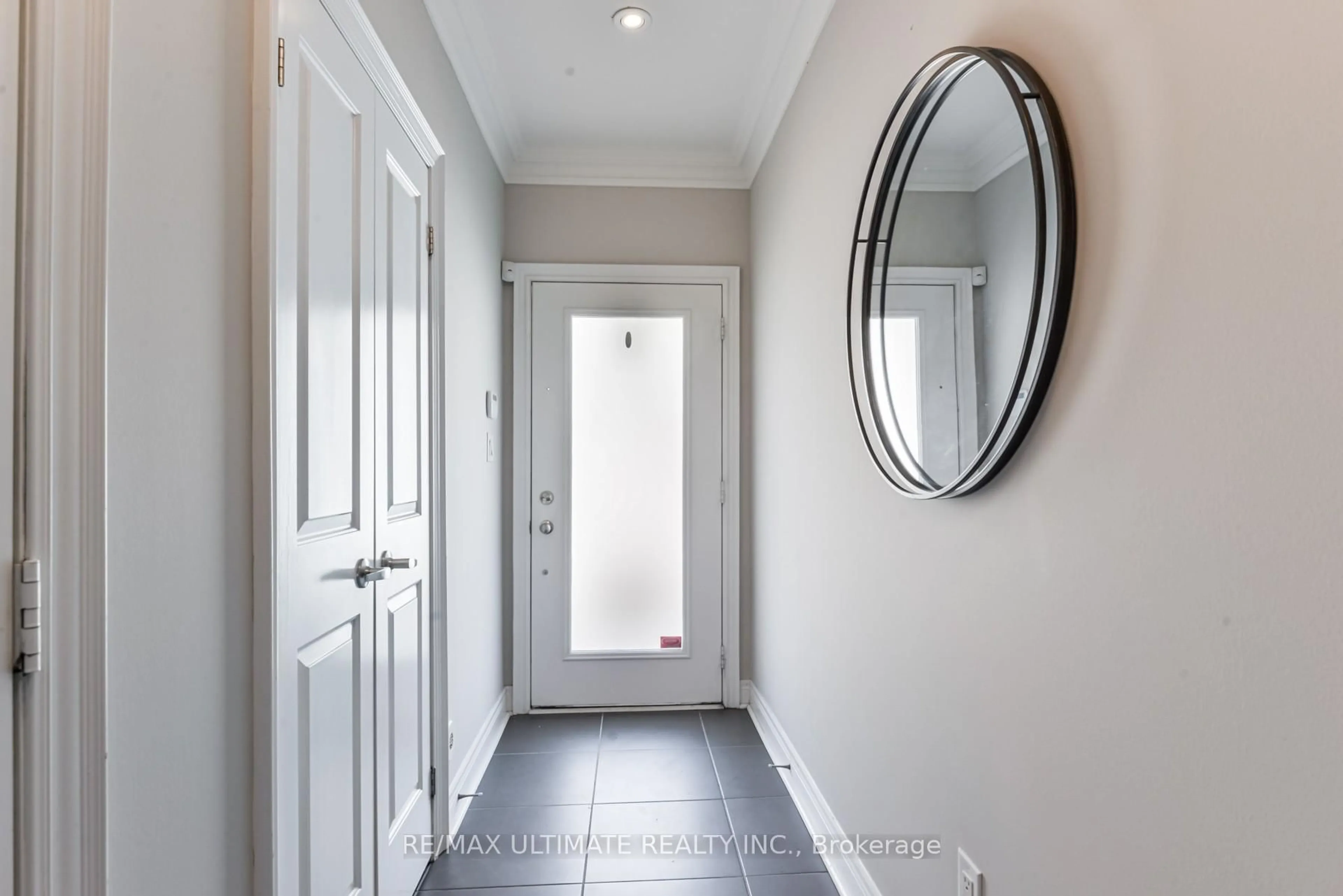 Indoor entryway for 15 Powseland Cres #7, Vaughan Ontario L4L 0C5