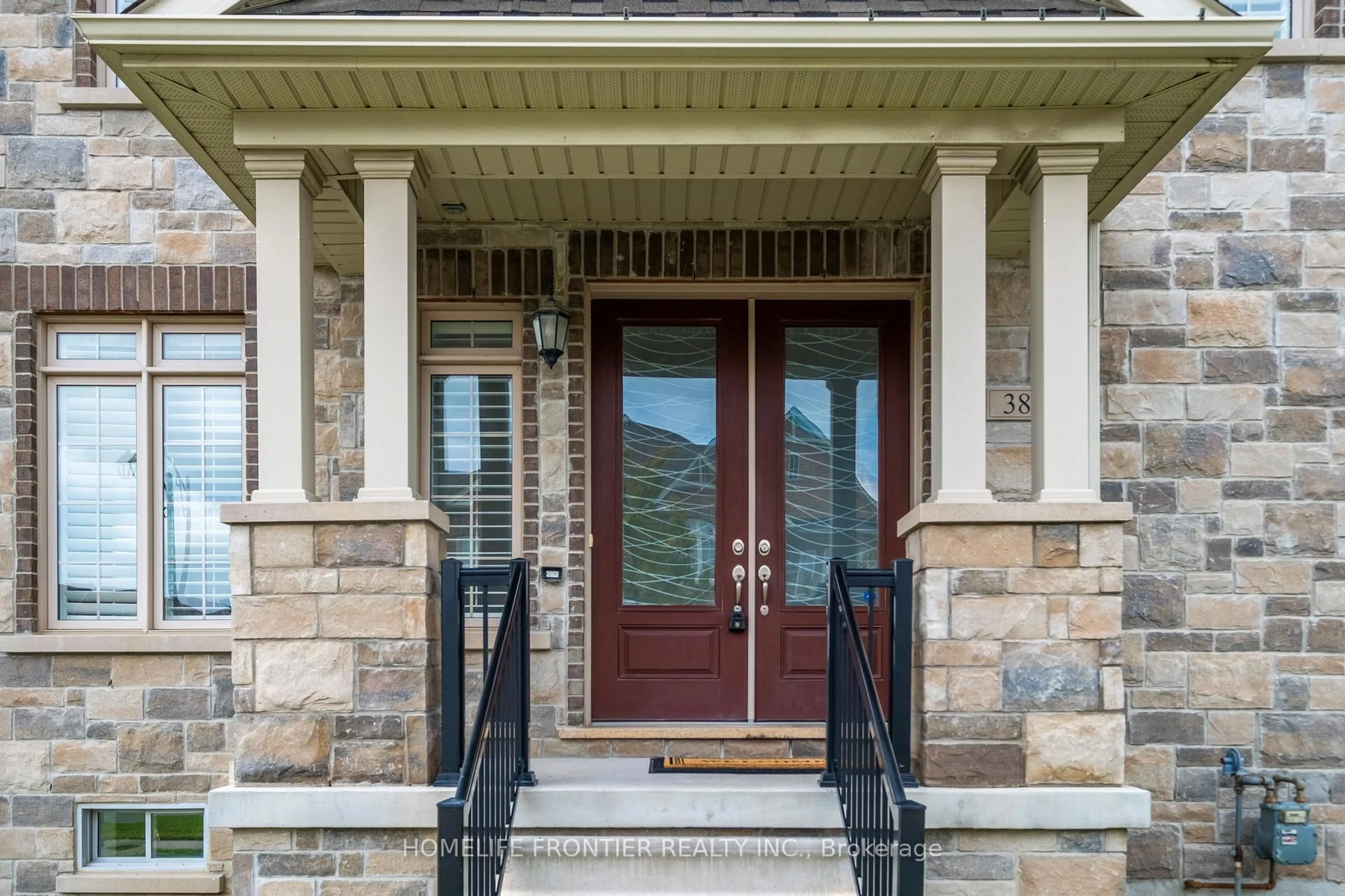 Unknown for 38 William Graham Dr, Aurora Ontario L4G 0V7