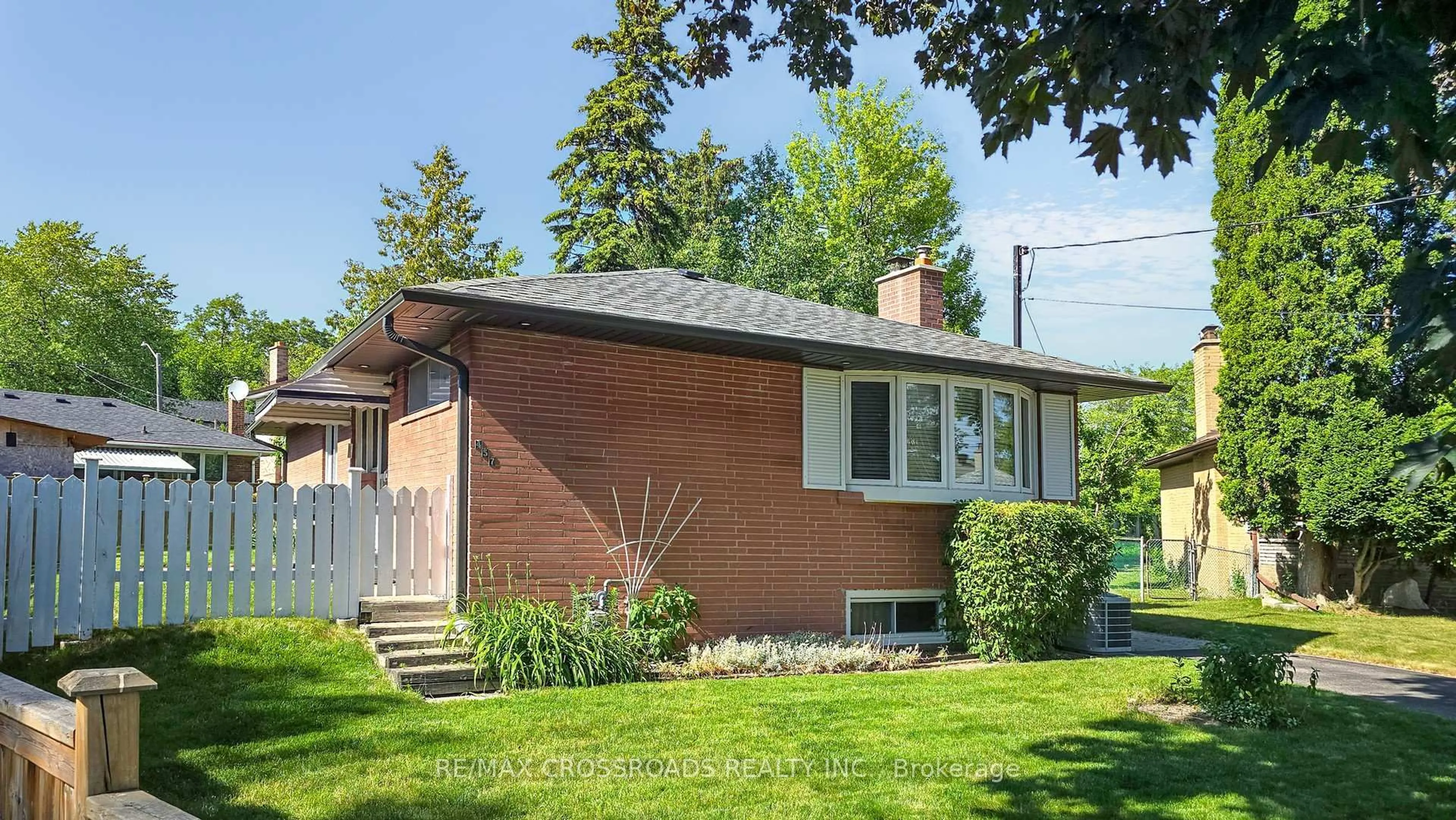 Home with brick exterior material, street for 457 Paliser Crt, Richmond Hill Ontario L4C 1R7