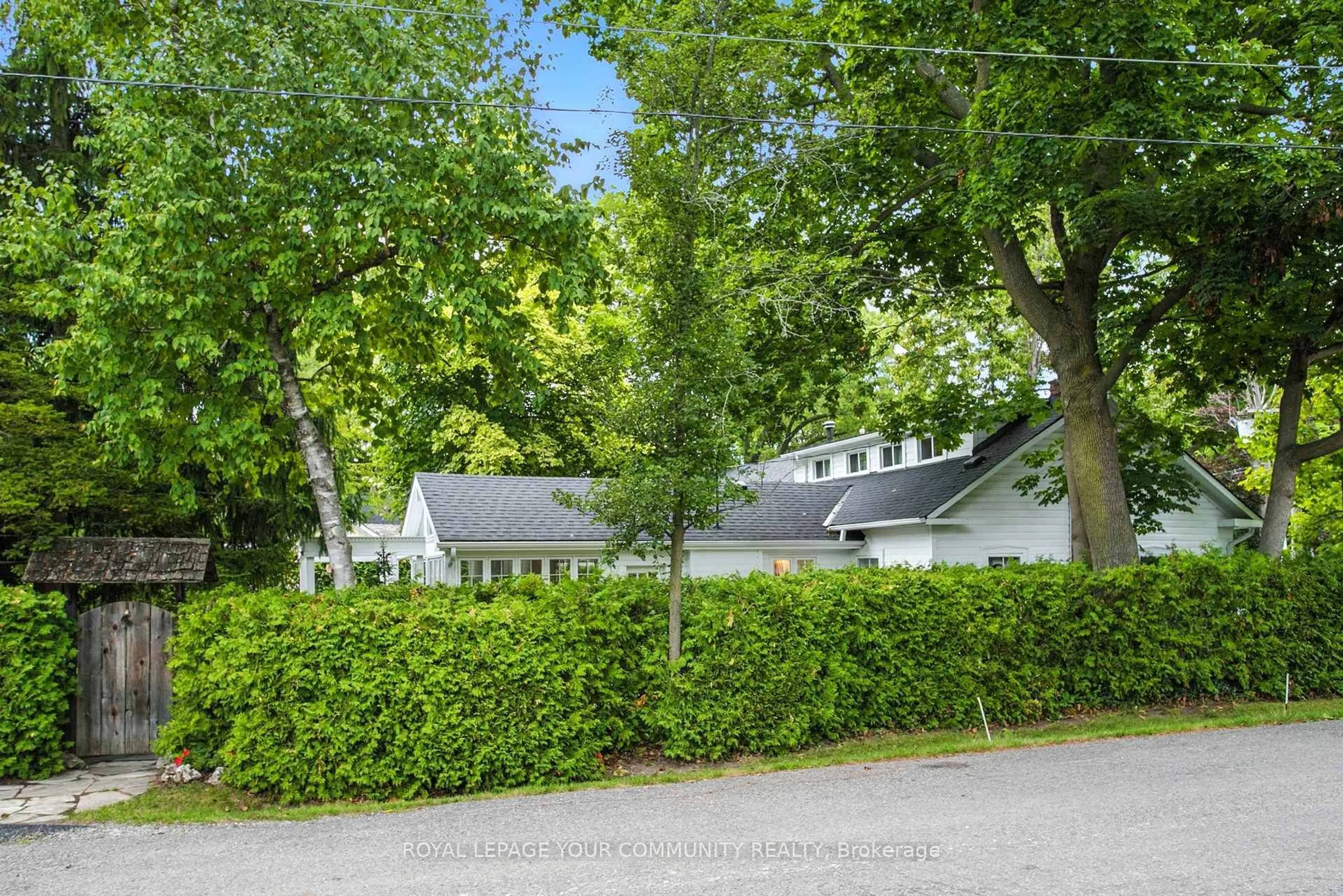 A pic from outside/outdoor area/front of a property/back of a property/a pic from drone, street for 39 Colborne St, Markham Ontario L3T 1Z4