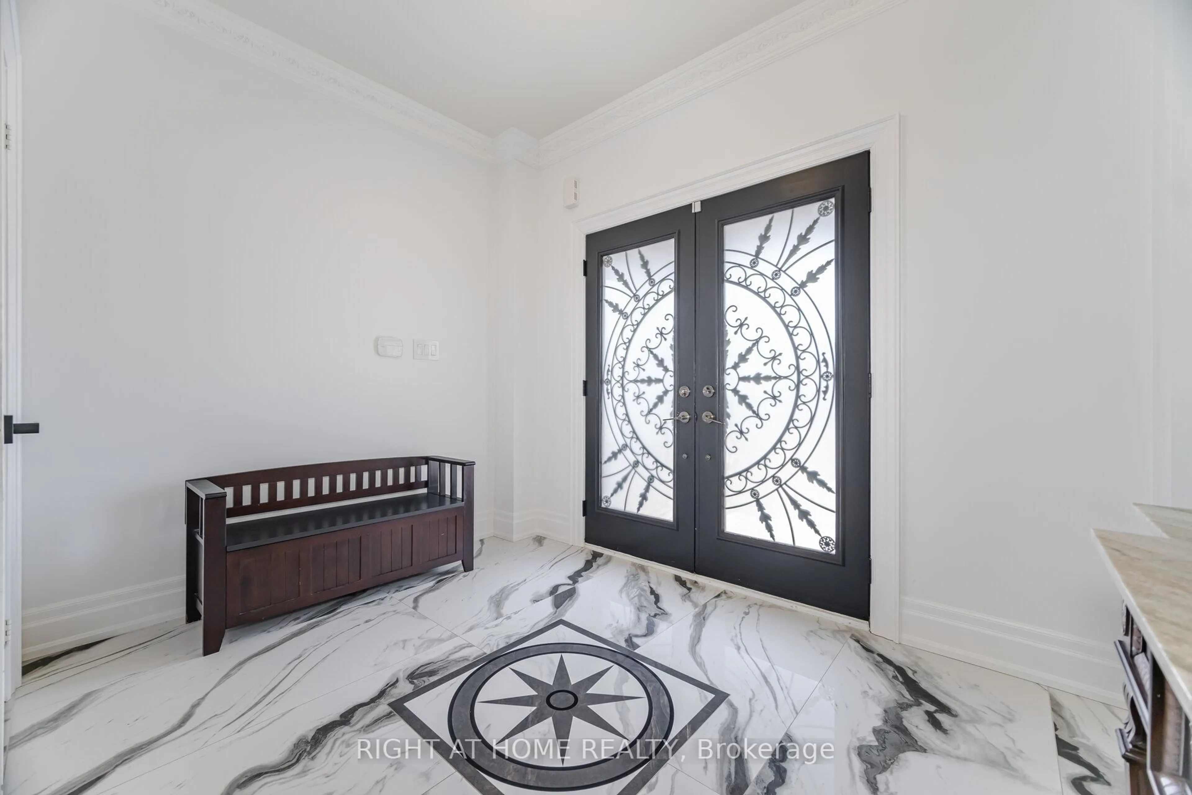 Indoor entryway for 204 Lormel Gate, Vaughan Ontario L4H 0C9