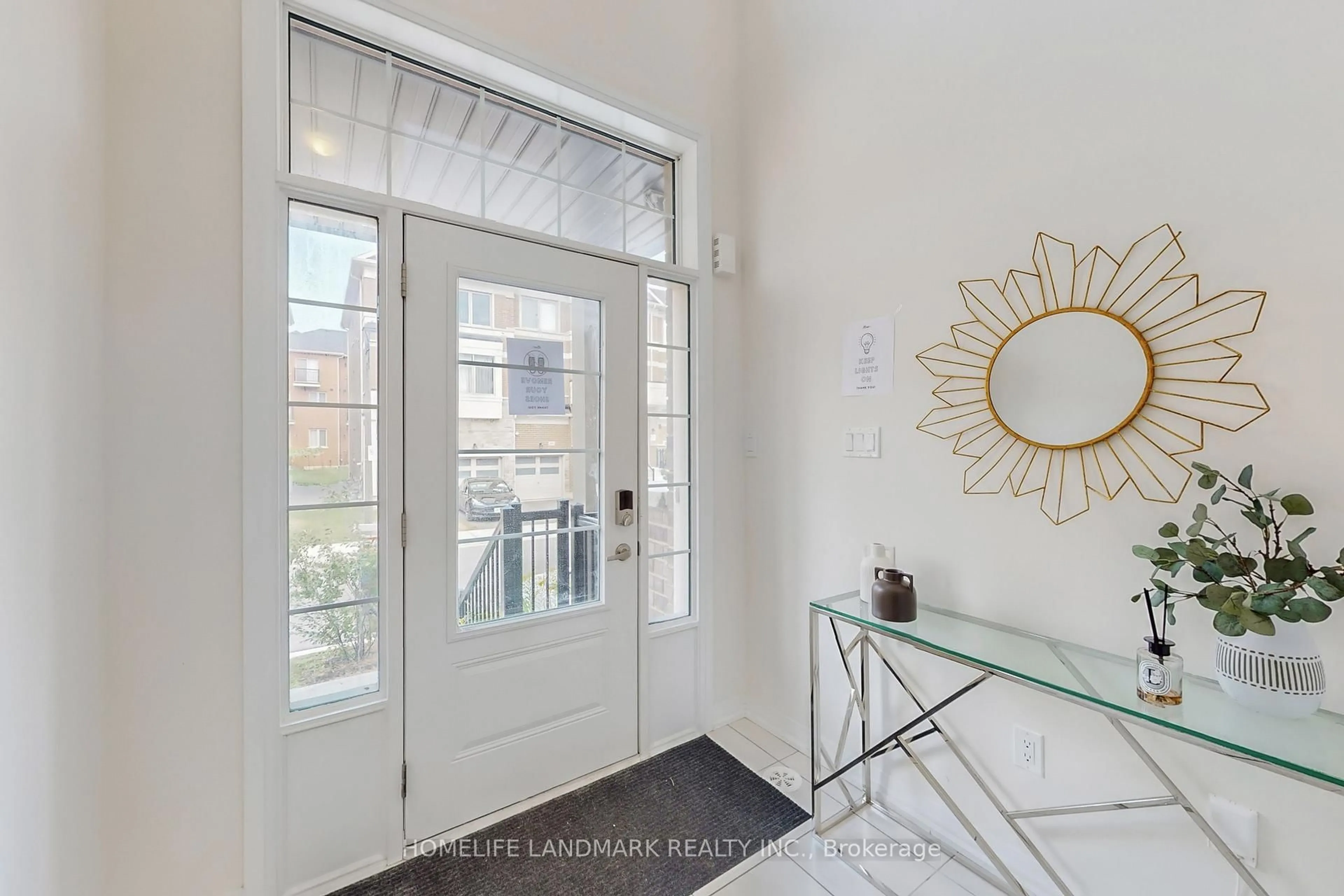 Indoor entryway for 32 Sissons Way, Markham Ontario L6B 1R2