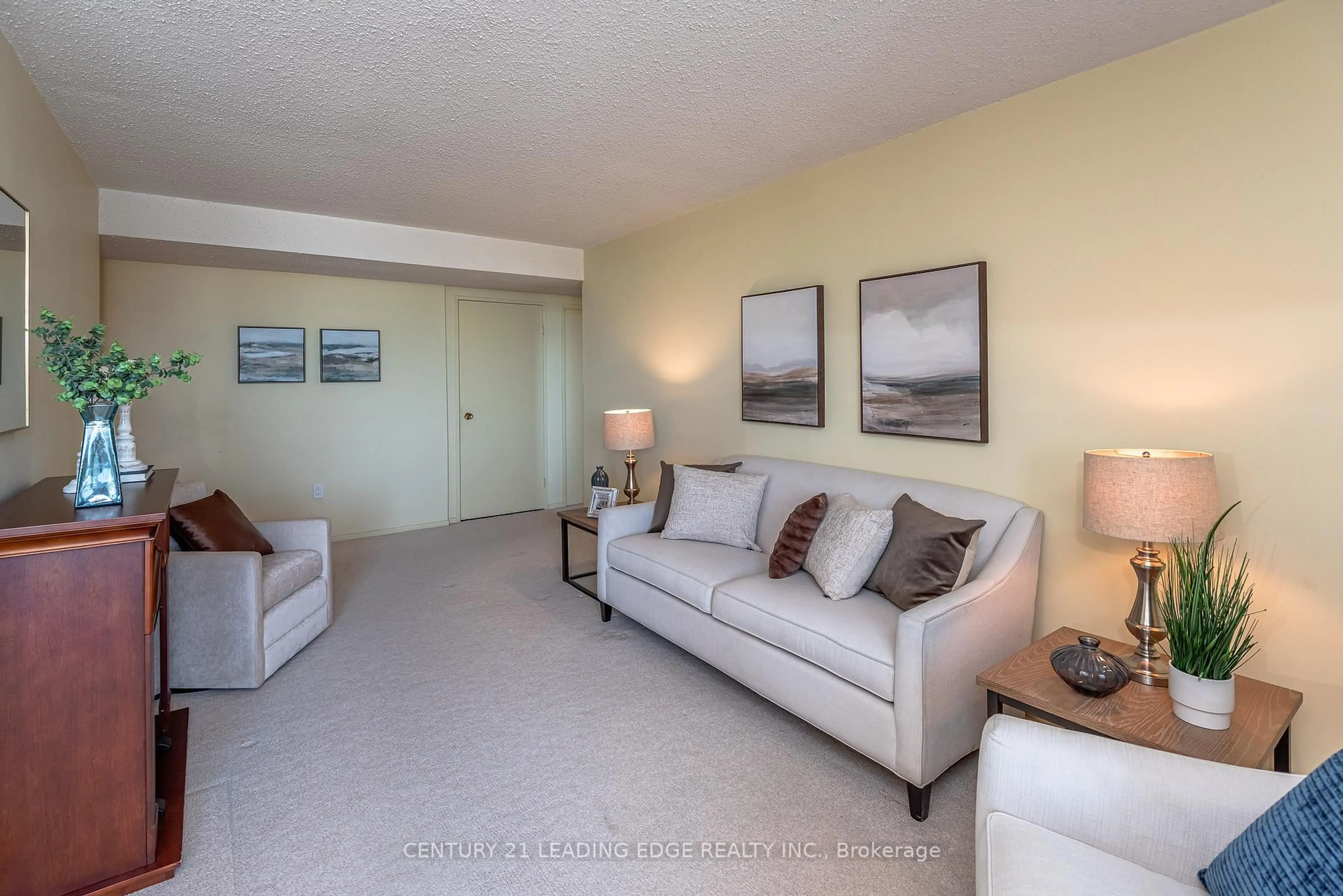 Living room with furniture, unknown for 20 William Roe Blvd #908, Newmarket Ontario L3Y 5V6