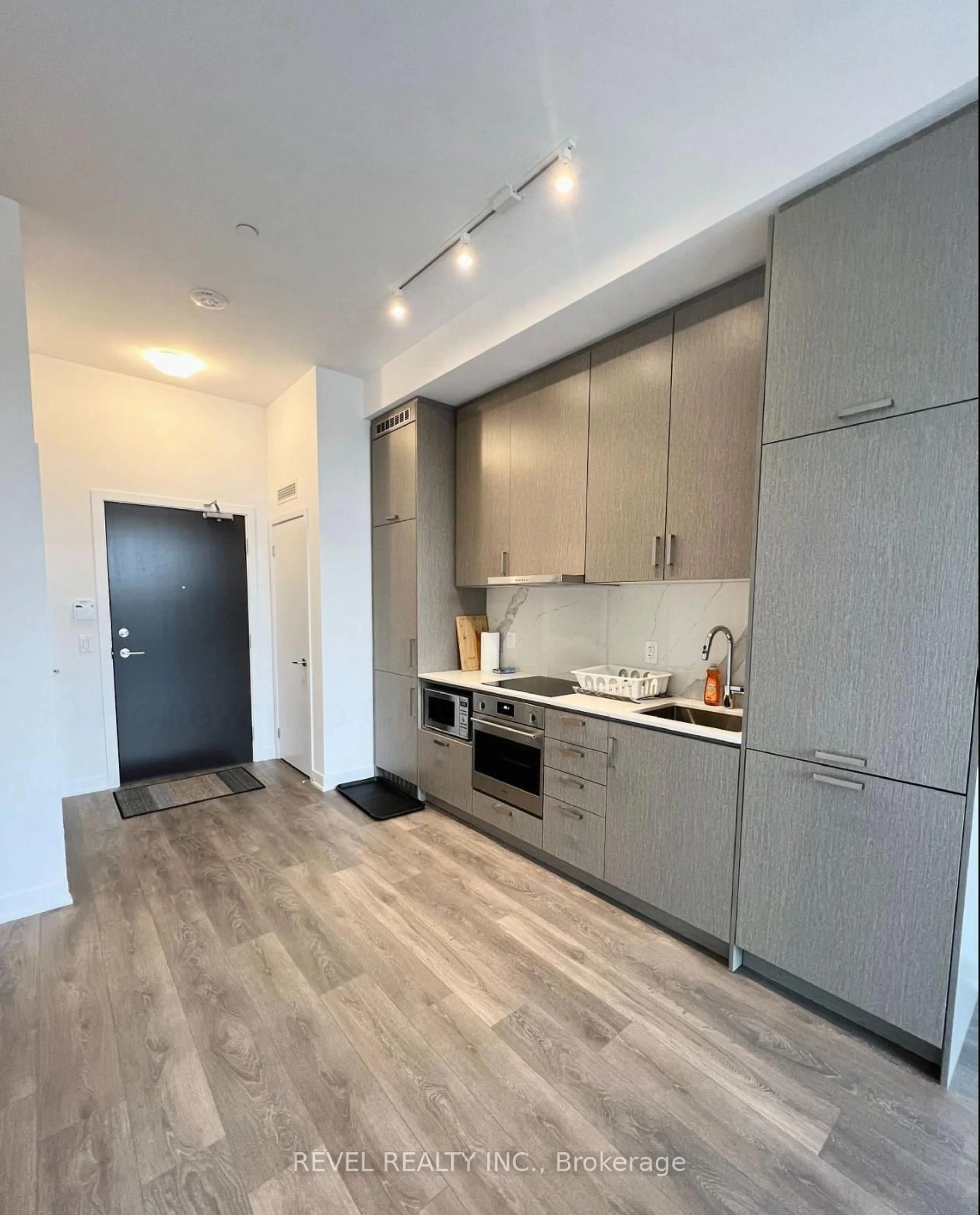Unknown for 60 Honeycrisp Cres #302, Vaughan Ontario L4K 0N5