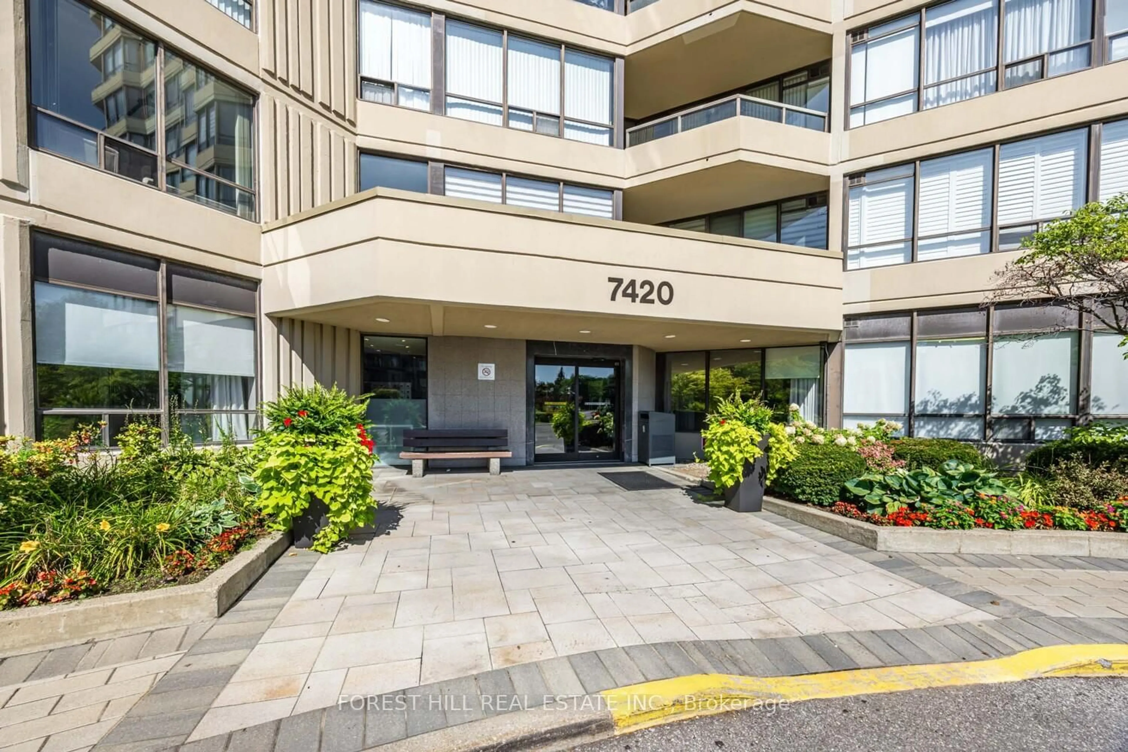 Indoor foyer for 7420 Bathurst St #609, Vaughan Ontario L4J 6X4