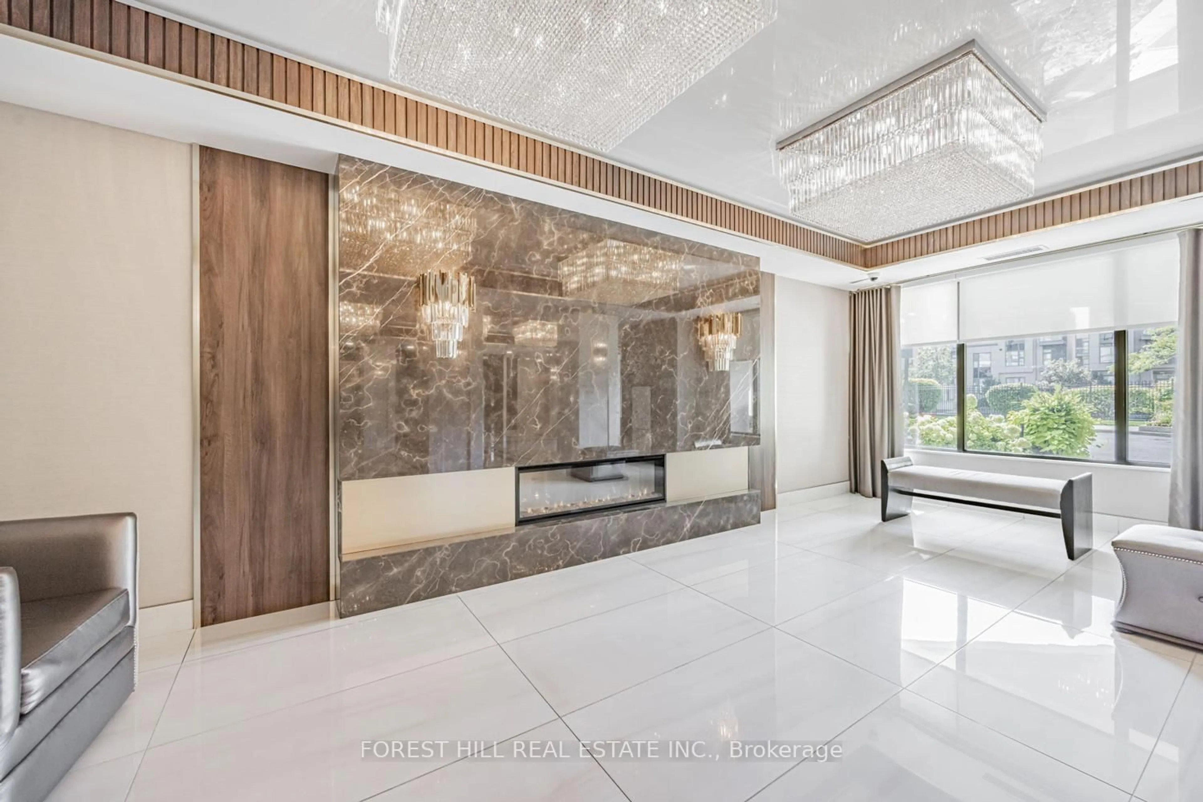 Indoor foyer for 7420 Bathurst St #609, Vaughan Ontario L4J 6X4