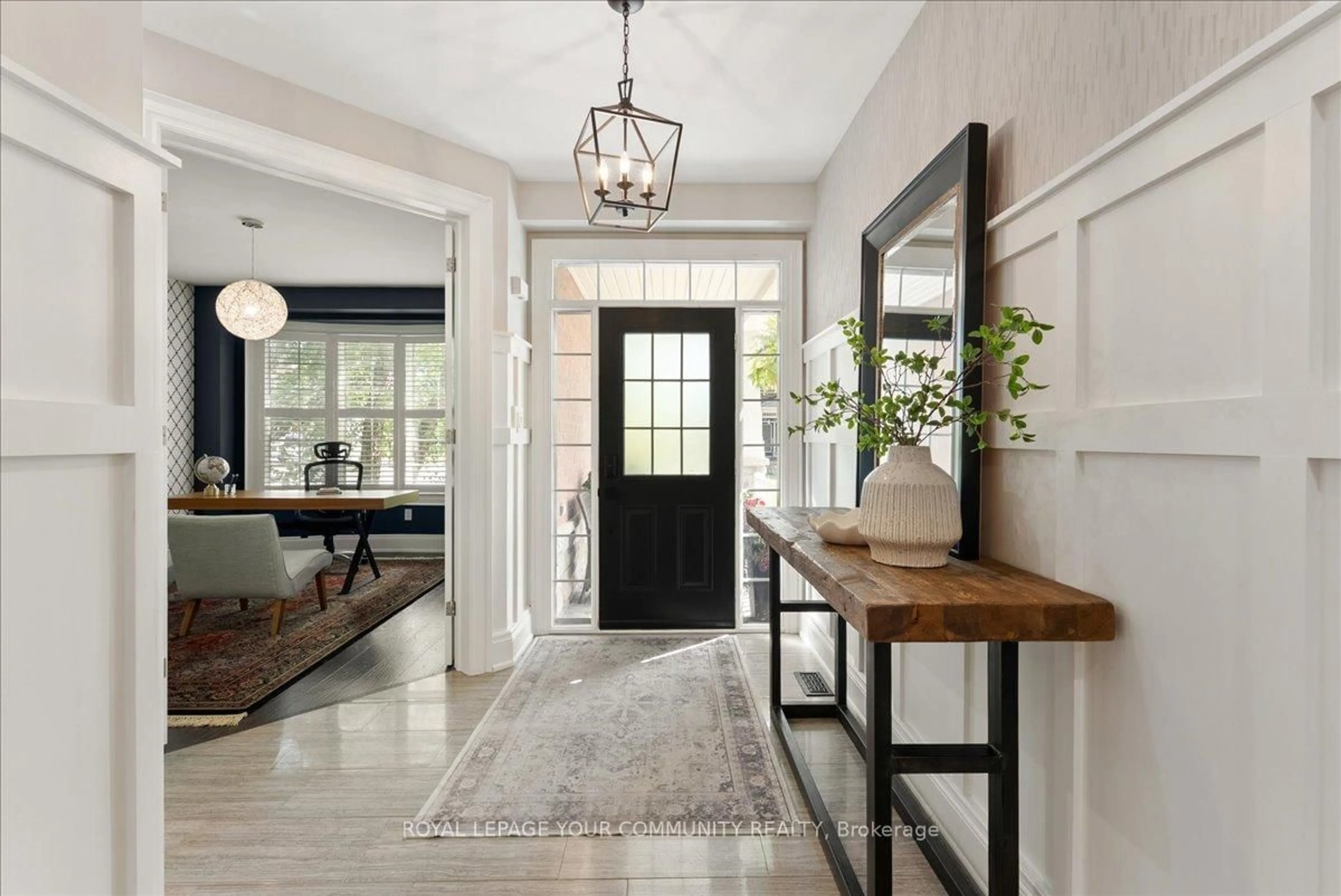 Indoor entryway for 13 Grice Circ, Whitchurch-Stouffville Ontario L4A 0V7