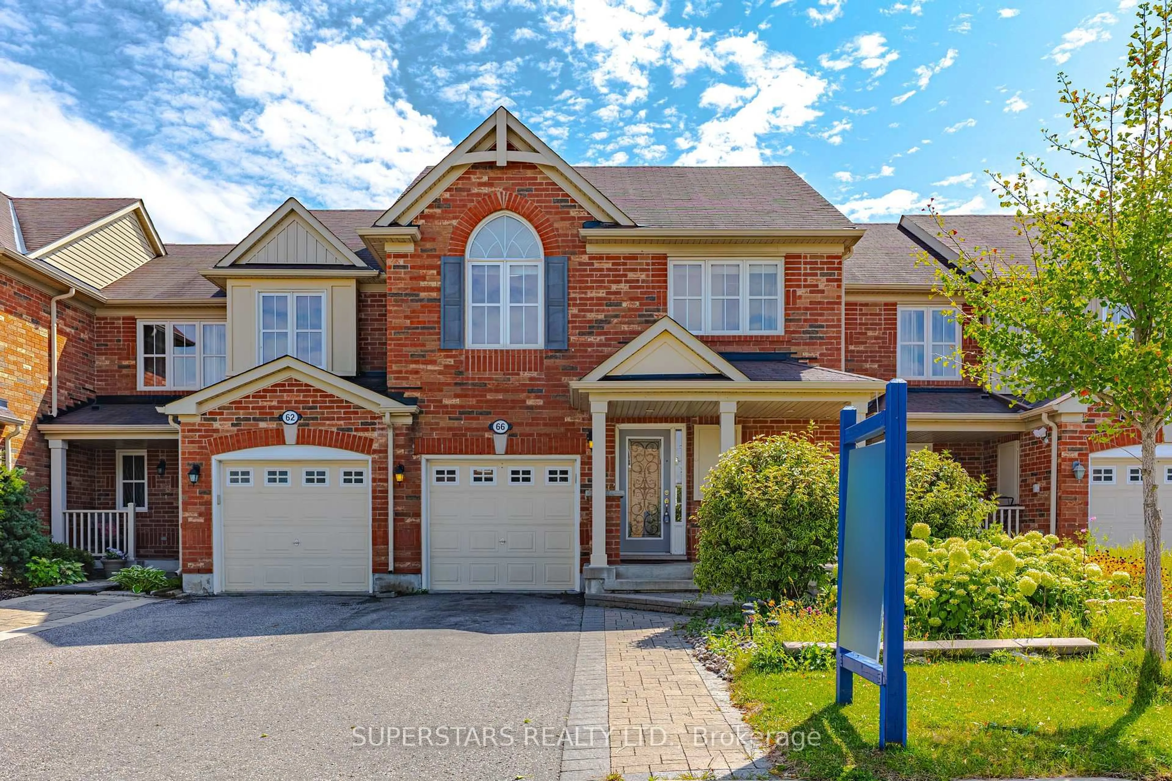 Home with brick exterior material, street for 66 Fernglen Cres, Whitchurch-Stouffville Ontario L4A 0Z7