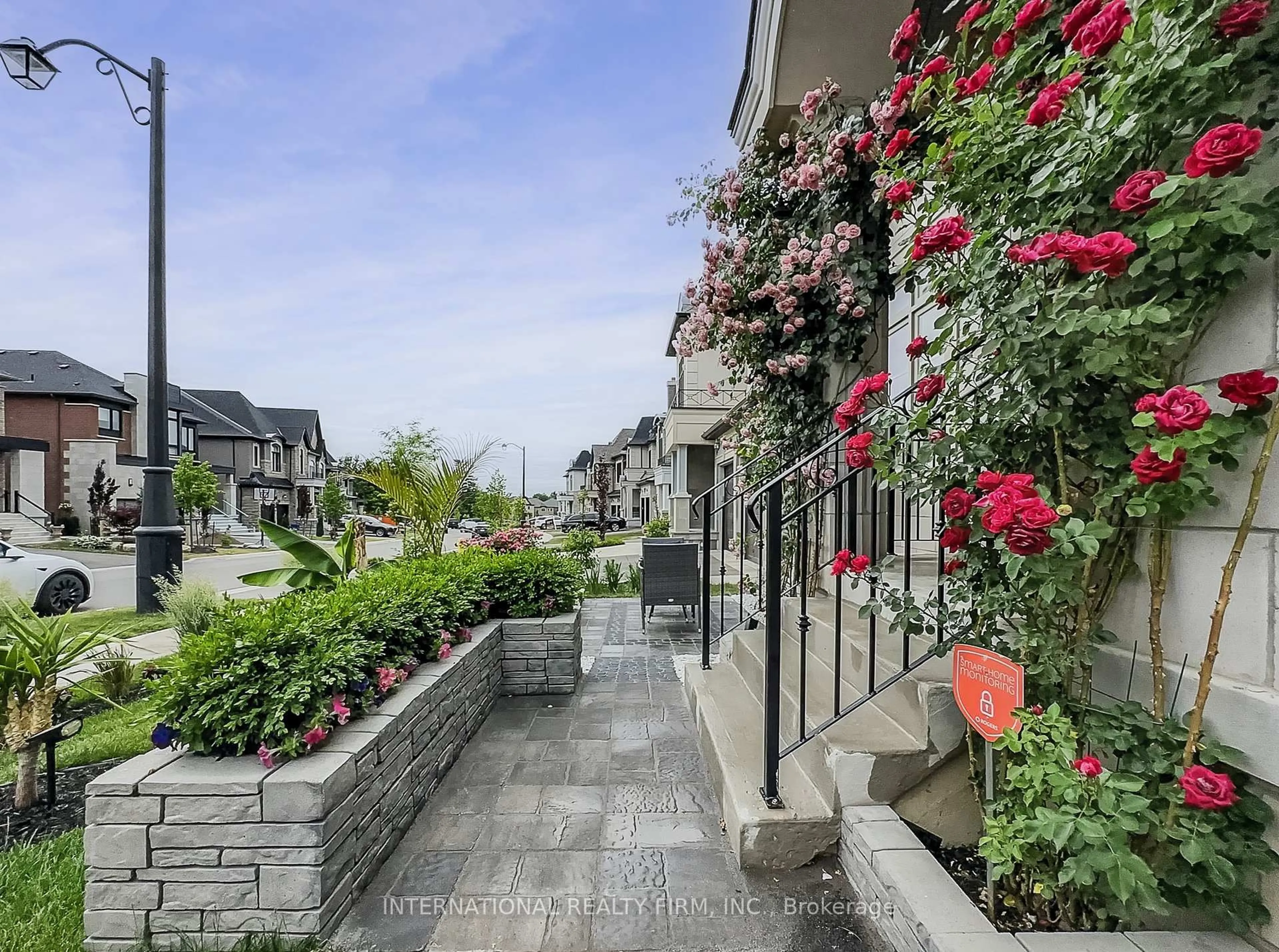 Patio, street for 150 Cannes Ave, Vaughan Ontario L4H 5A8