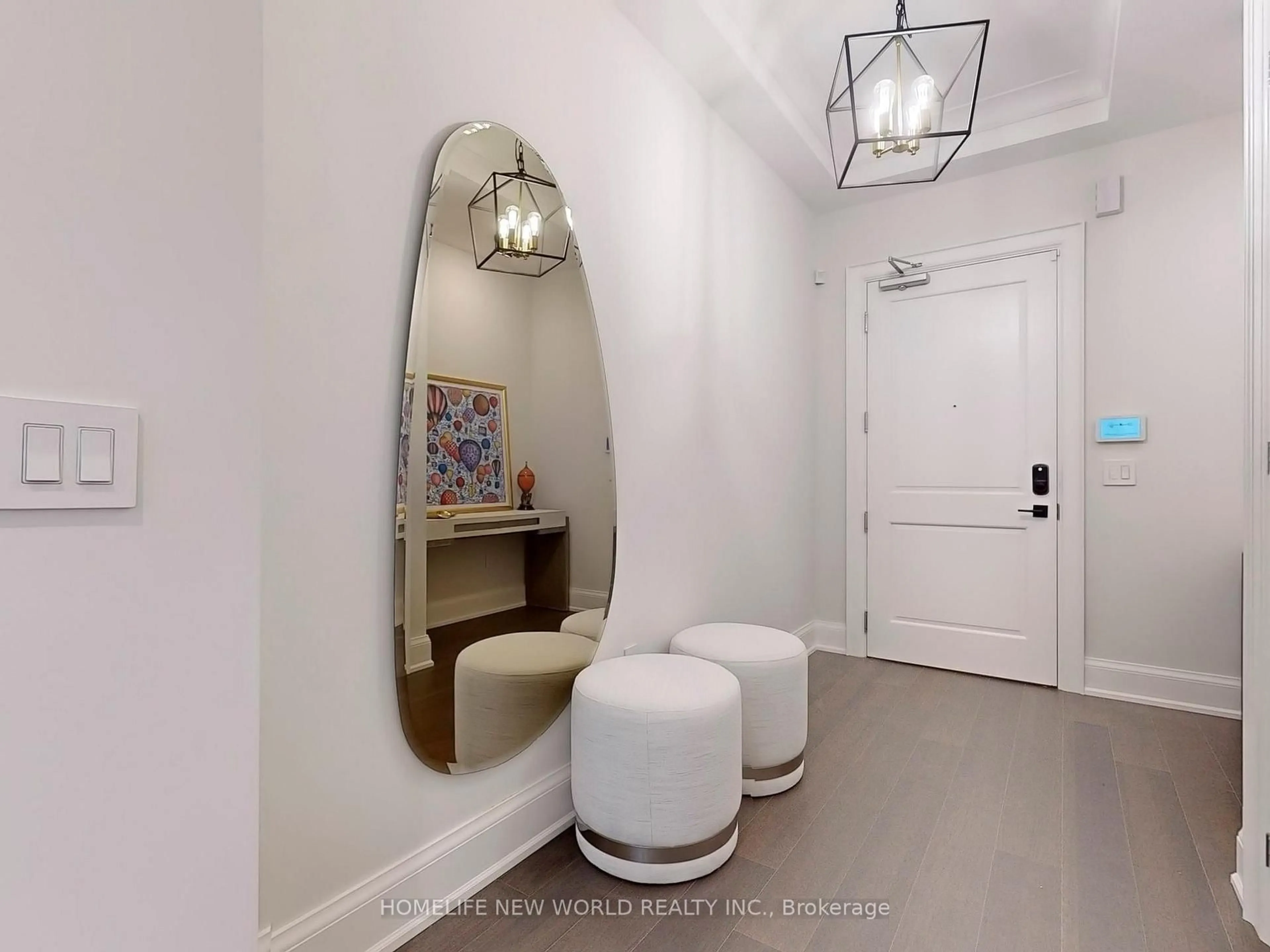 Indoor entryway for 208 Main St. Unionville #401, Markham Ontario L3R 6J8