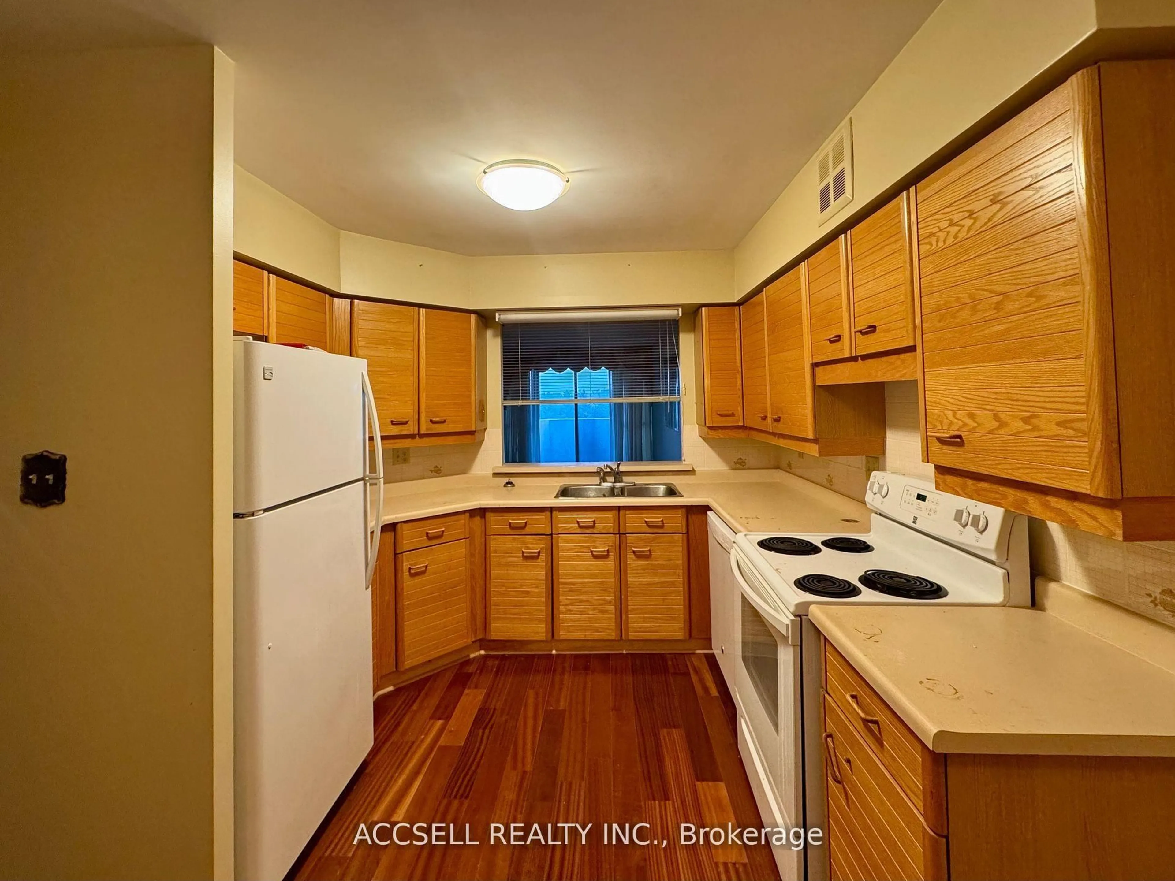 Standard kitchen, unknown for 25 Austin Dr #522, Markham Ontario L3R 8H4