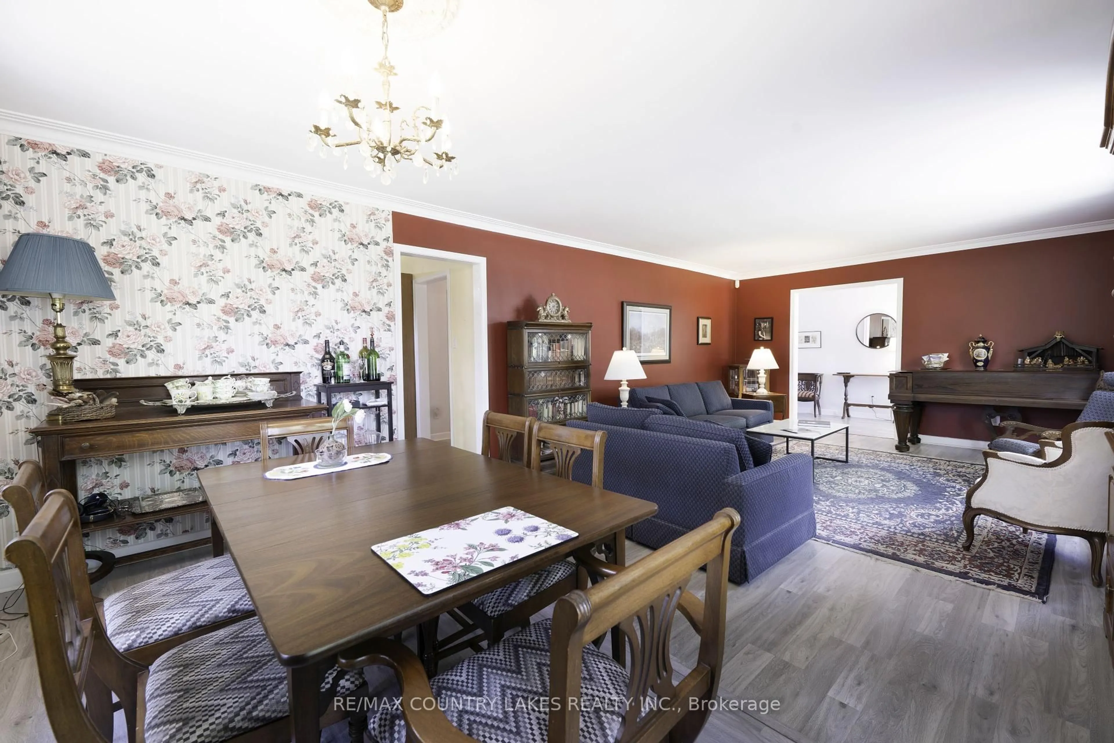 Dining room, wood/laminate floor for 94 Laidlaw St, Brock Ontario L0E 1E0