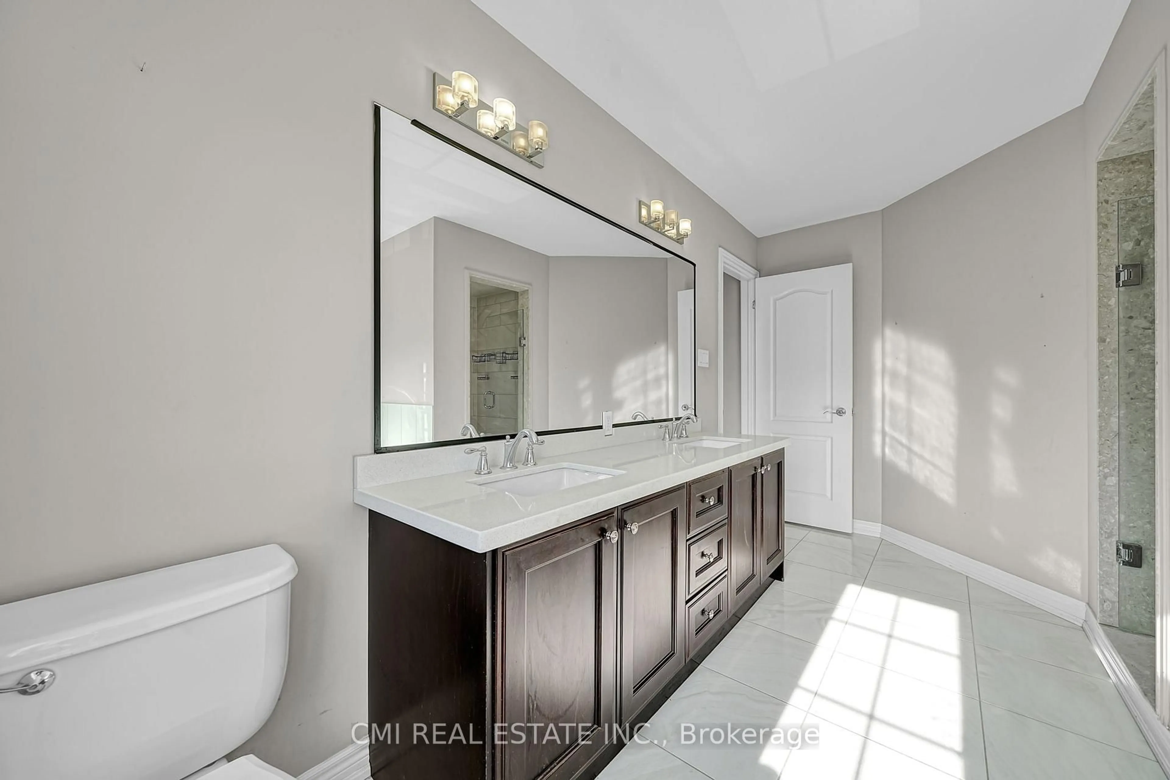 Contemporary bathroom, ceramic/tile floor for 21 Scotia Rd, Georgina Ontario L0E 1R0