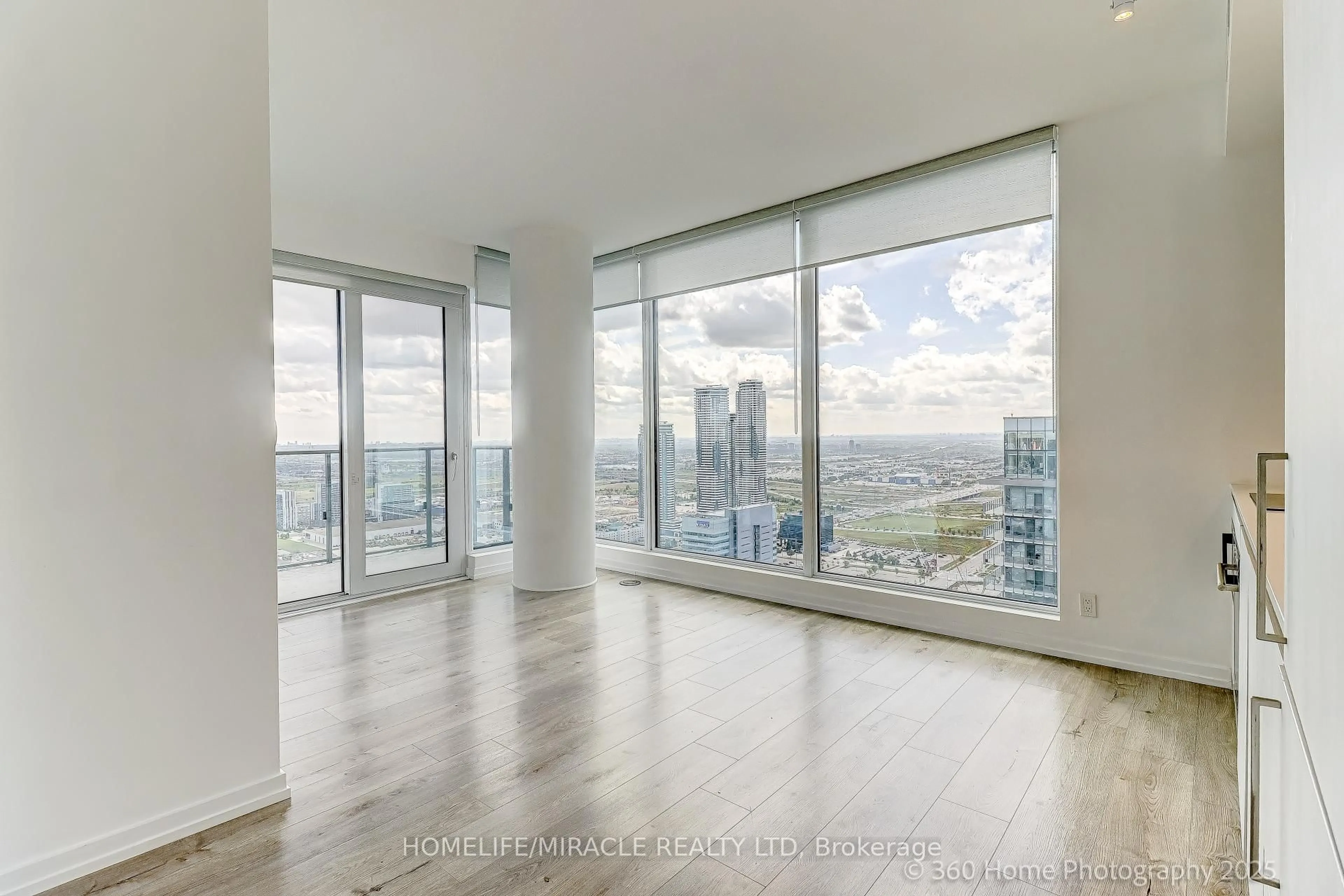 A pic of a room for 7890 Jane St #4202, Vaughan Ontario L4K 0K9