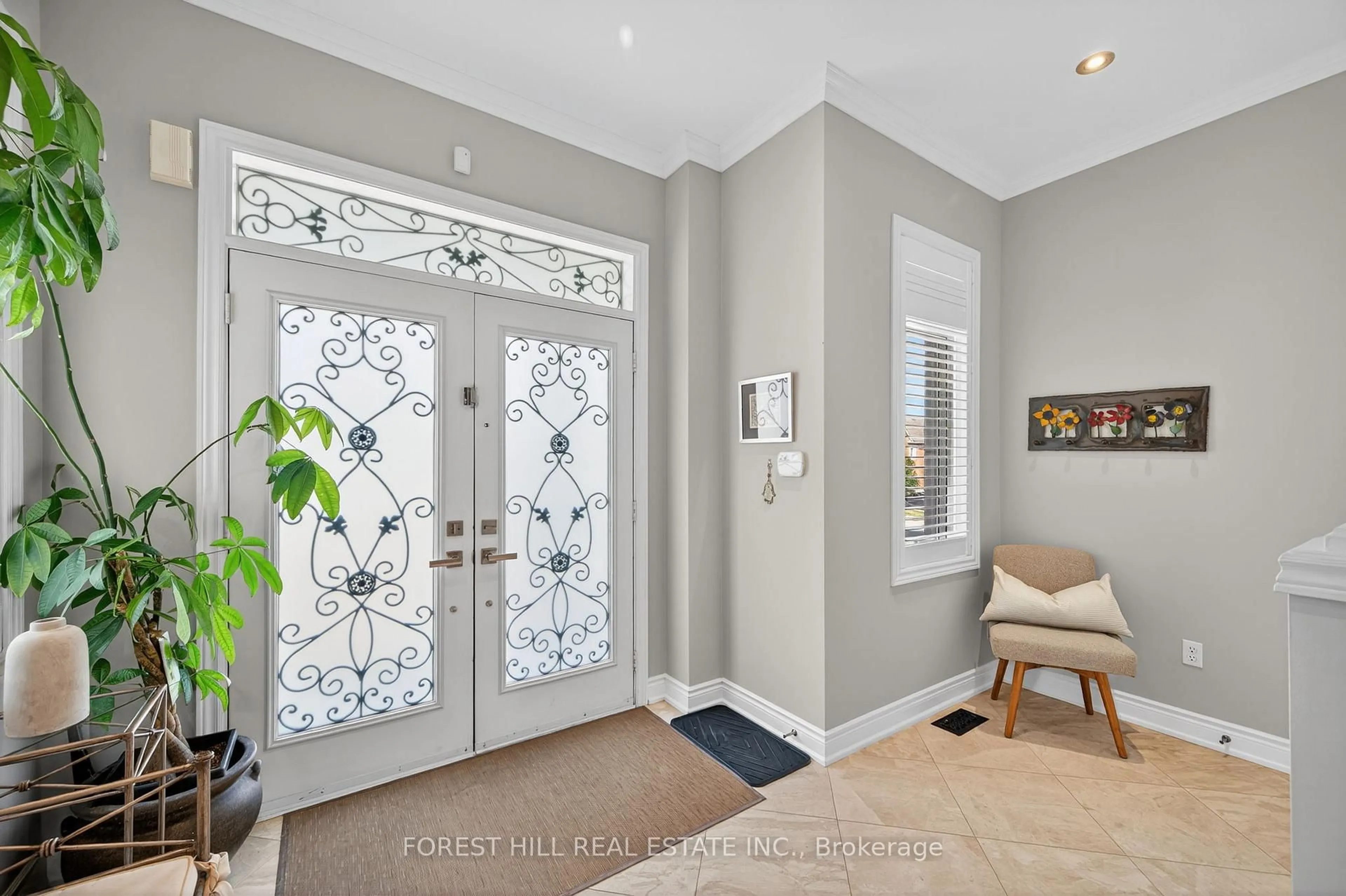 Indoor entryway for 271 Autumn Hill Blvd, Vaughan Ontario L4J 8Y4