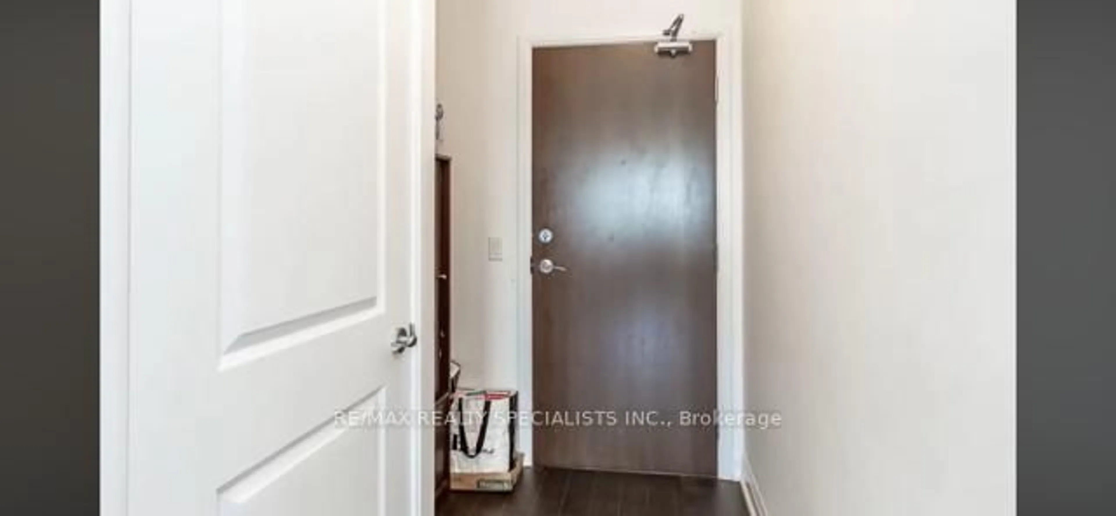 Indoor entryway for 9582 Markham Rd #910, Markham Ontario L6E 0T4