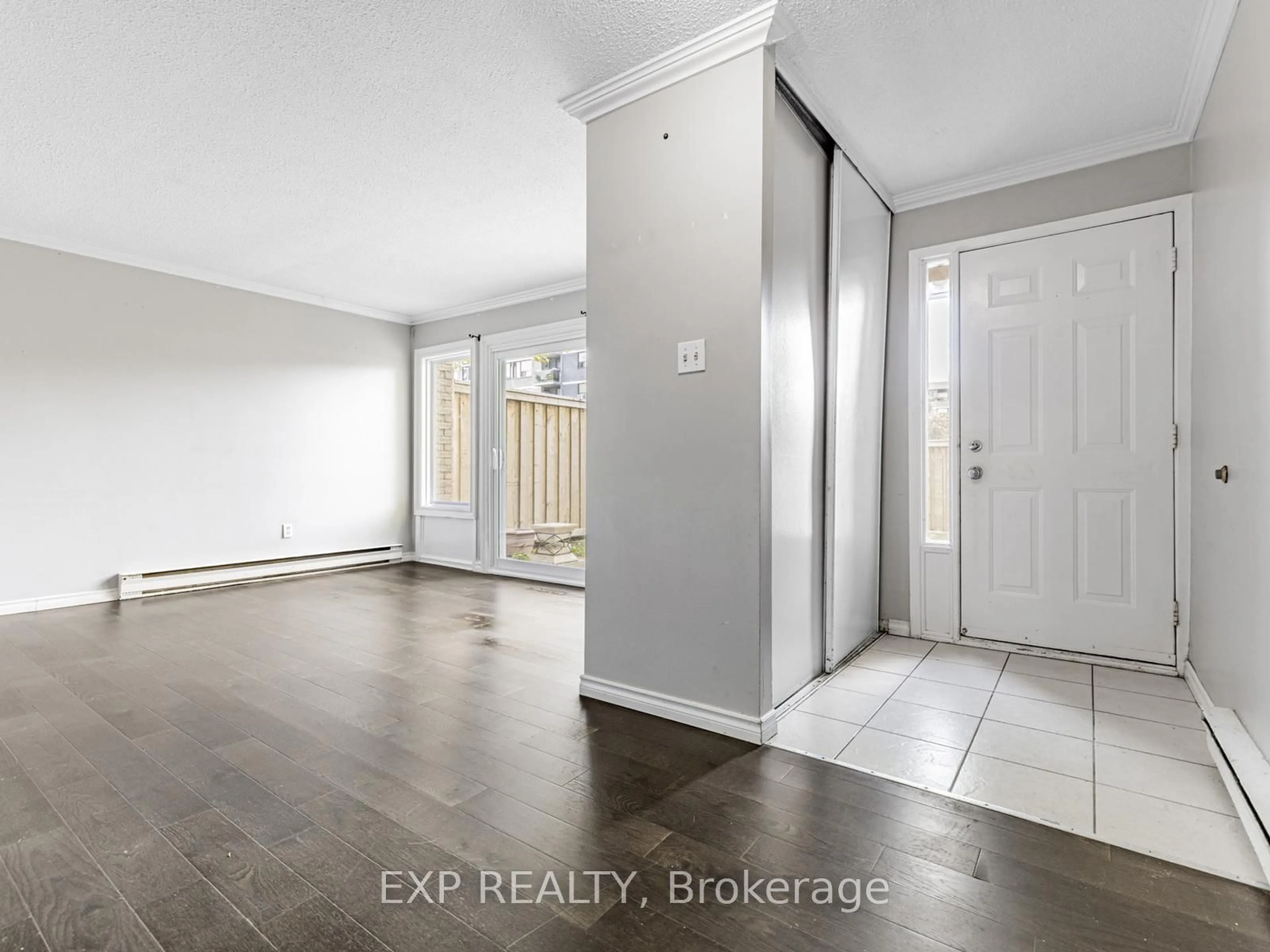 Indoor entryway for 161 Milestone Cres, Aurora Ontario L4G 3M2