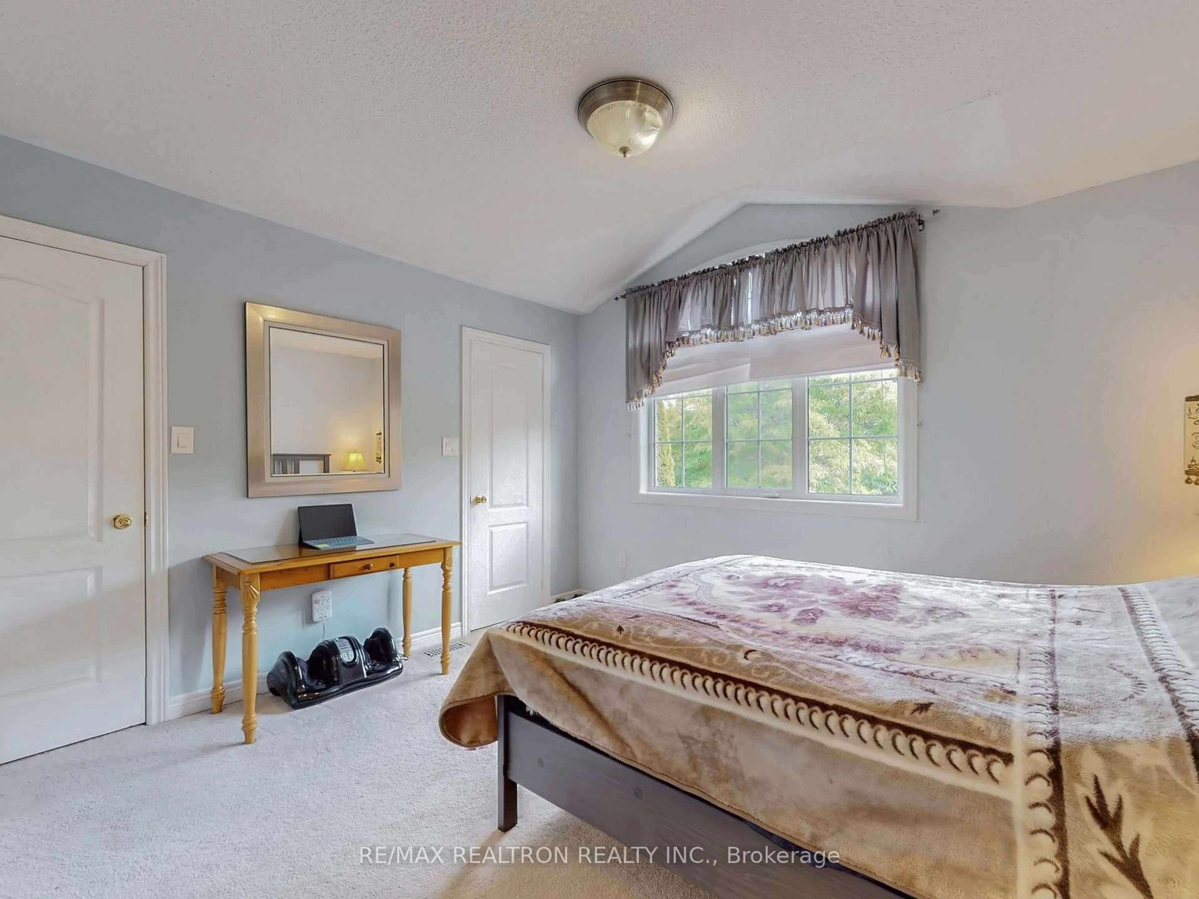 Bedroom with bed, unknown for 6 Rouge Fairway St, Markham Ontario L3S 4H5