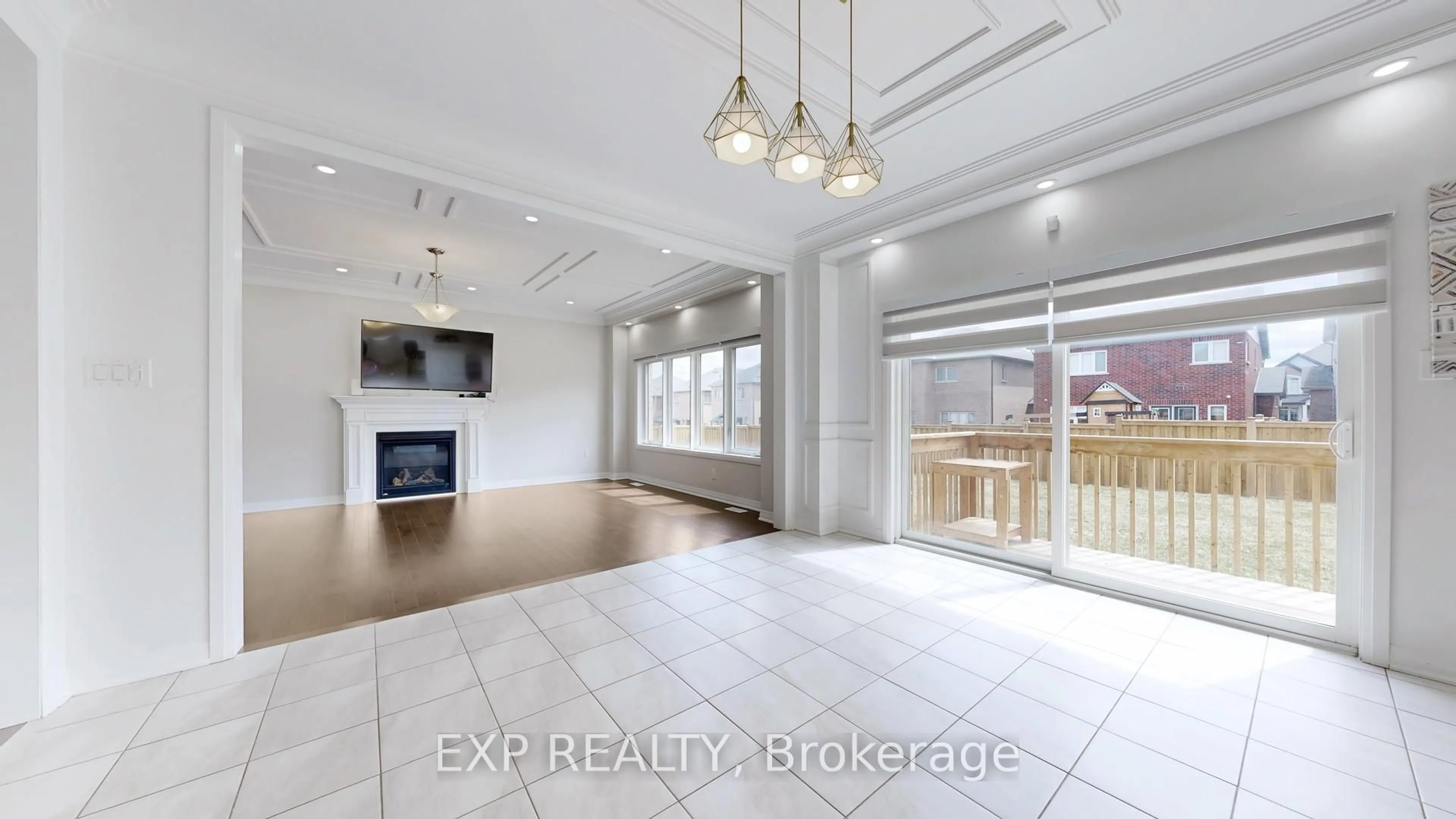 Indoor foyer for 1466 Broderick St, Innisfil Ontario L9S 4W1