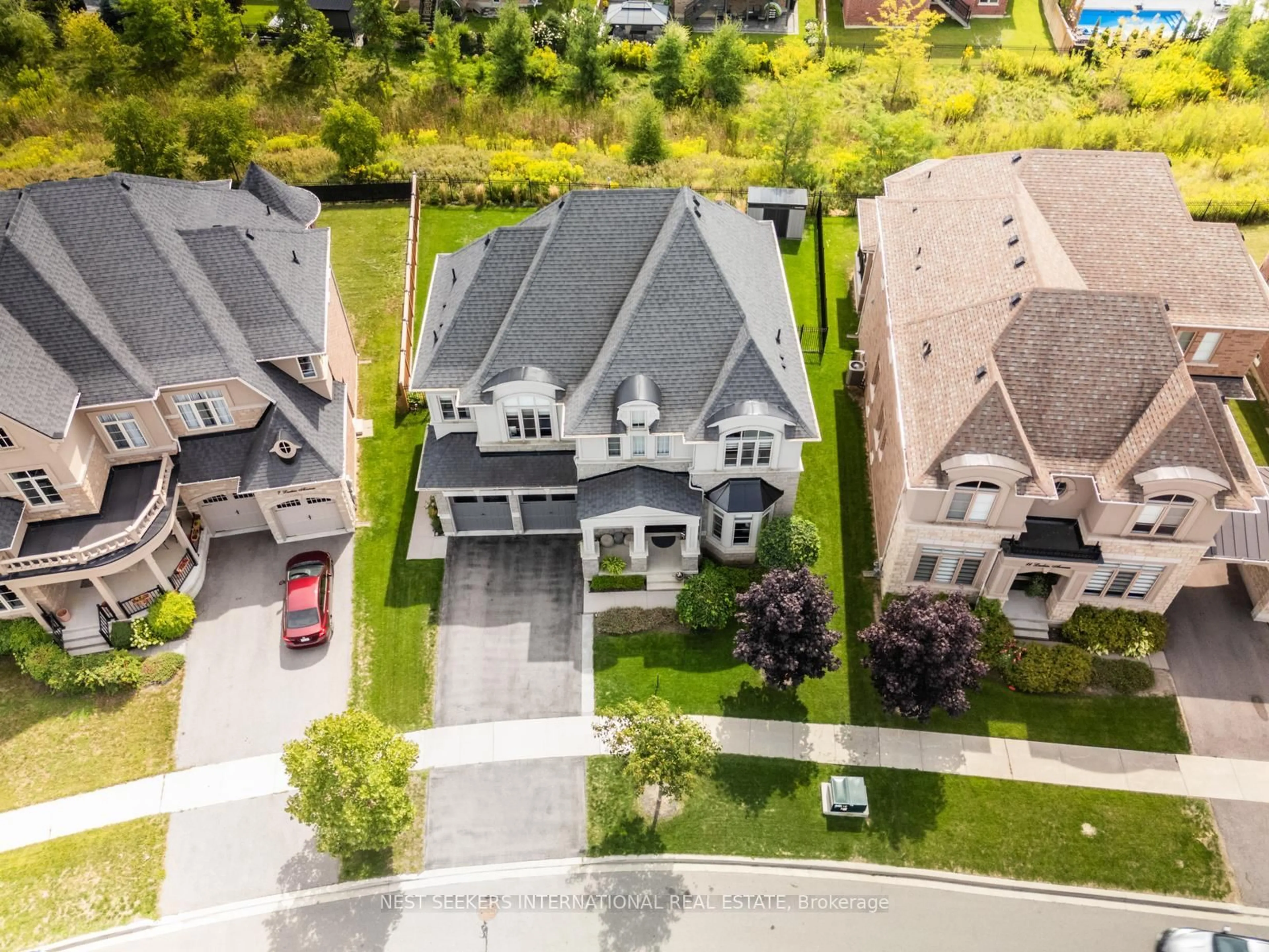 A pic from outside/outdoor area/front of a property/back of a property/a pic from drone, street for 9 Larkin Ave, King Ontario L7B 0N8
