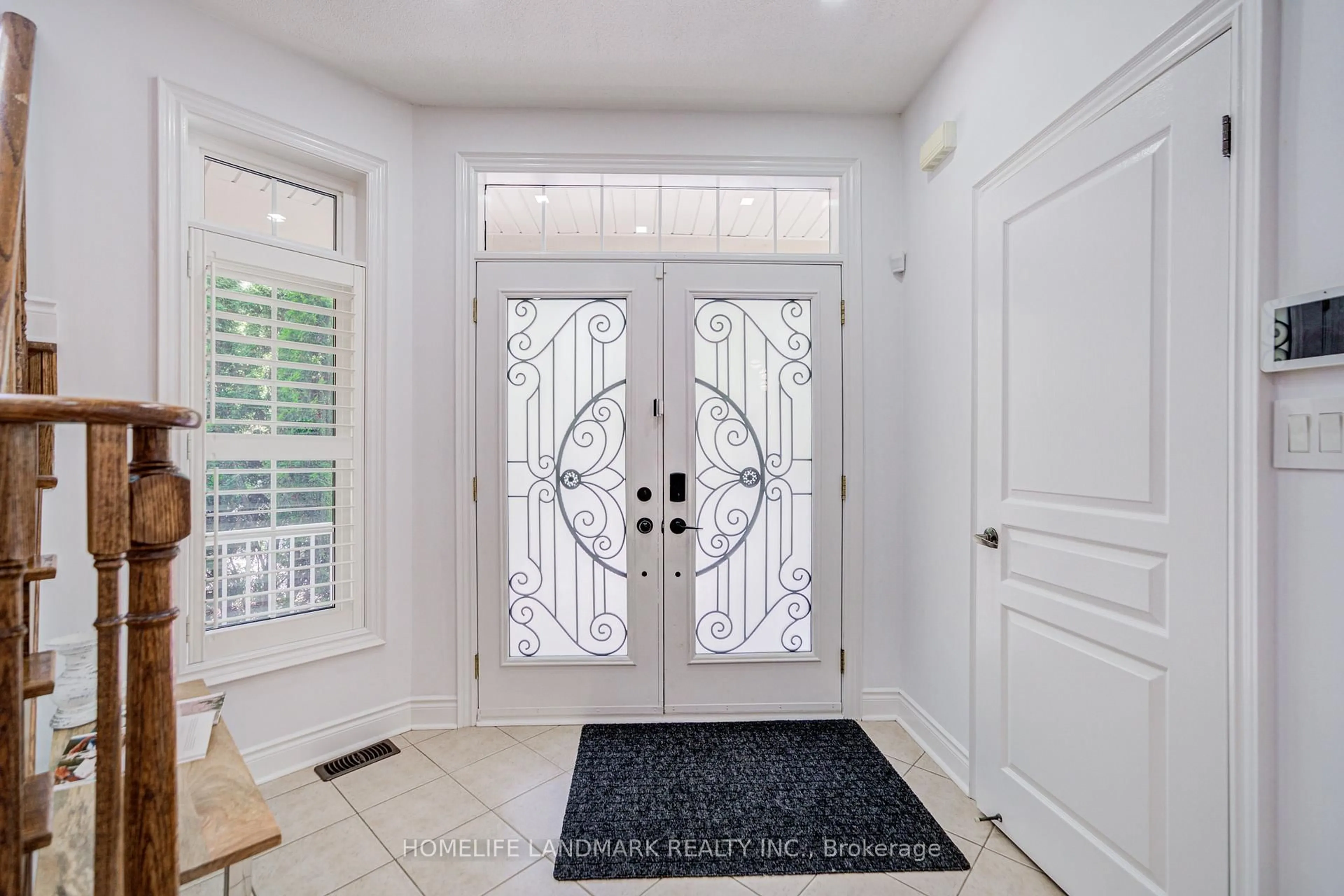 Indoor entryway for 14 West Normandy Dr, Markham Ontario L6B 0A8