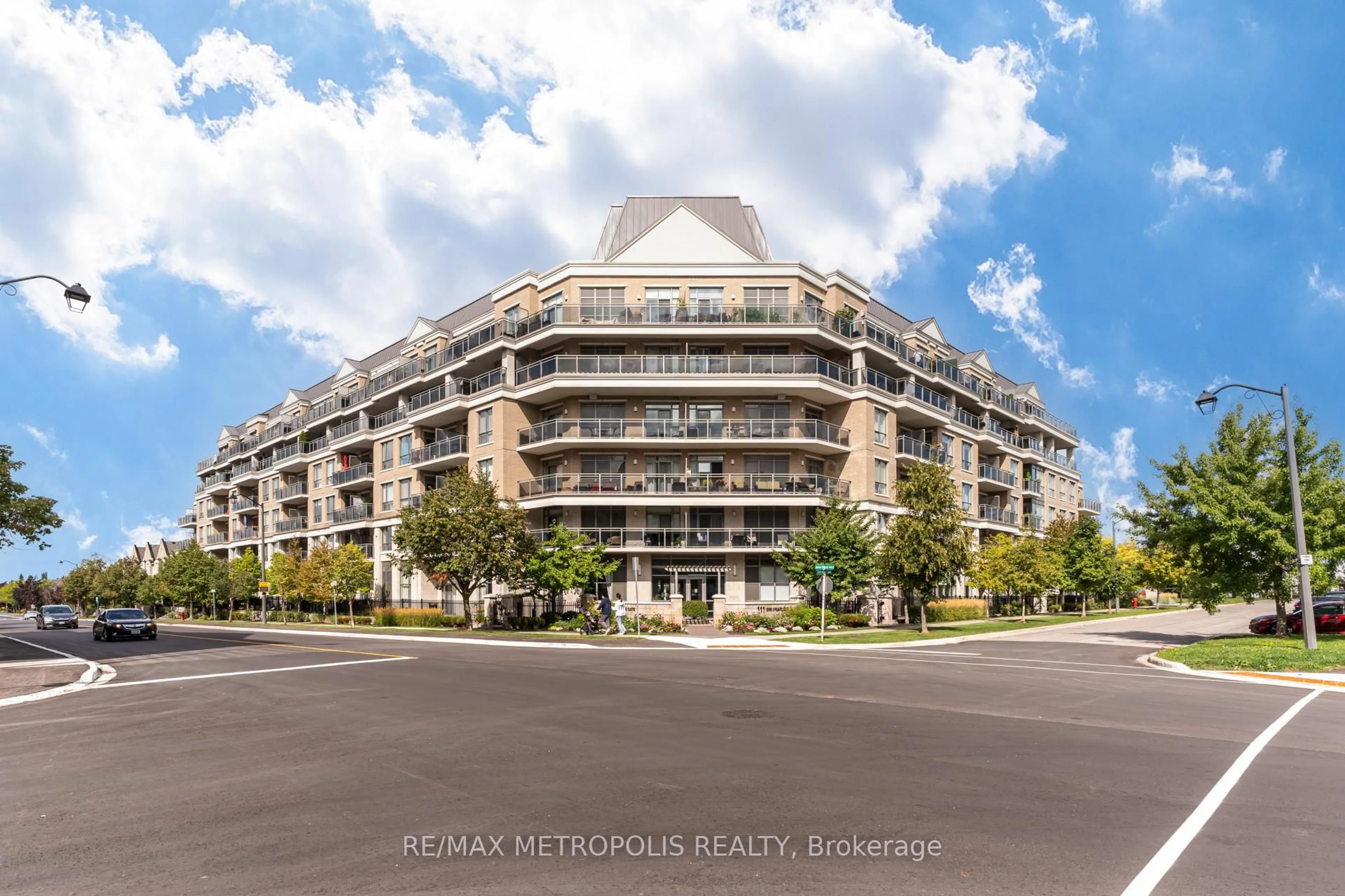 Unknown for 111 Civic Square Gate #416, Aurora Ontario L4G 0S6