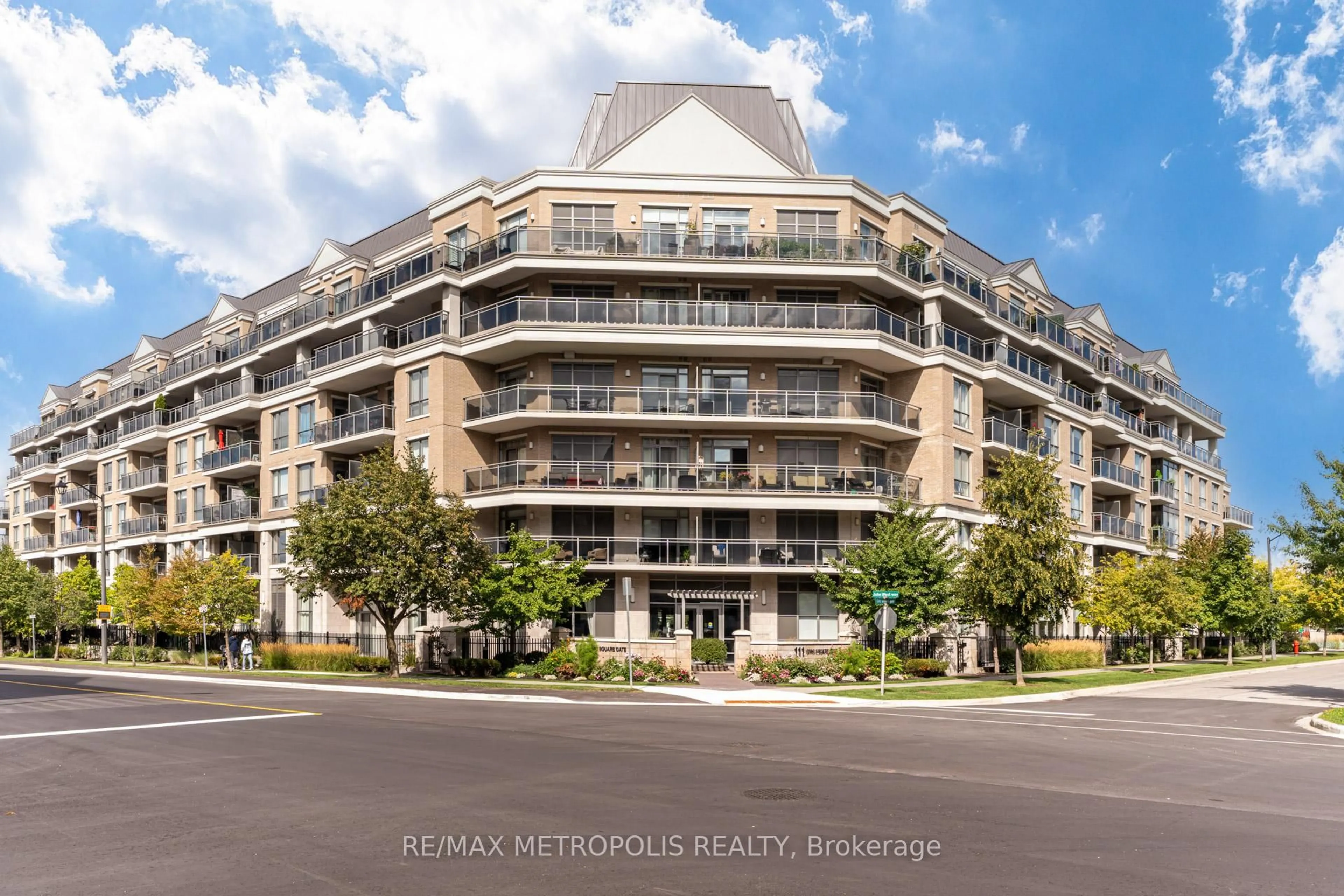 Unknown for 111 Civic Square Gate #416, Aurora Ontario L4G 0S6