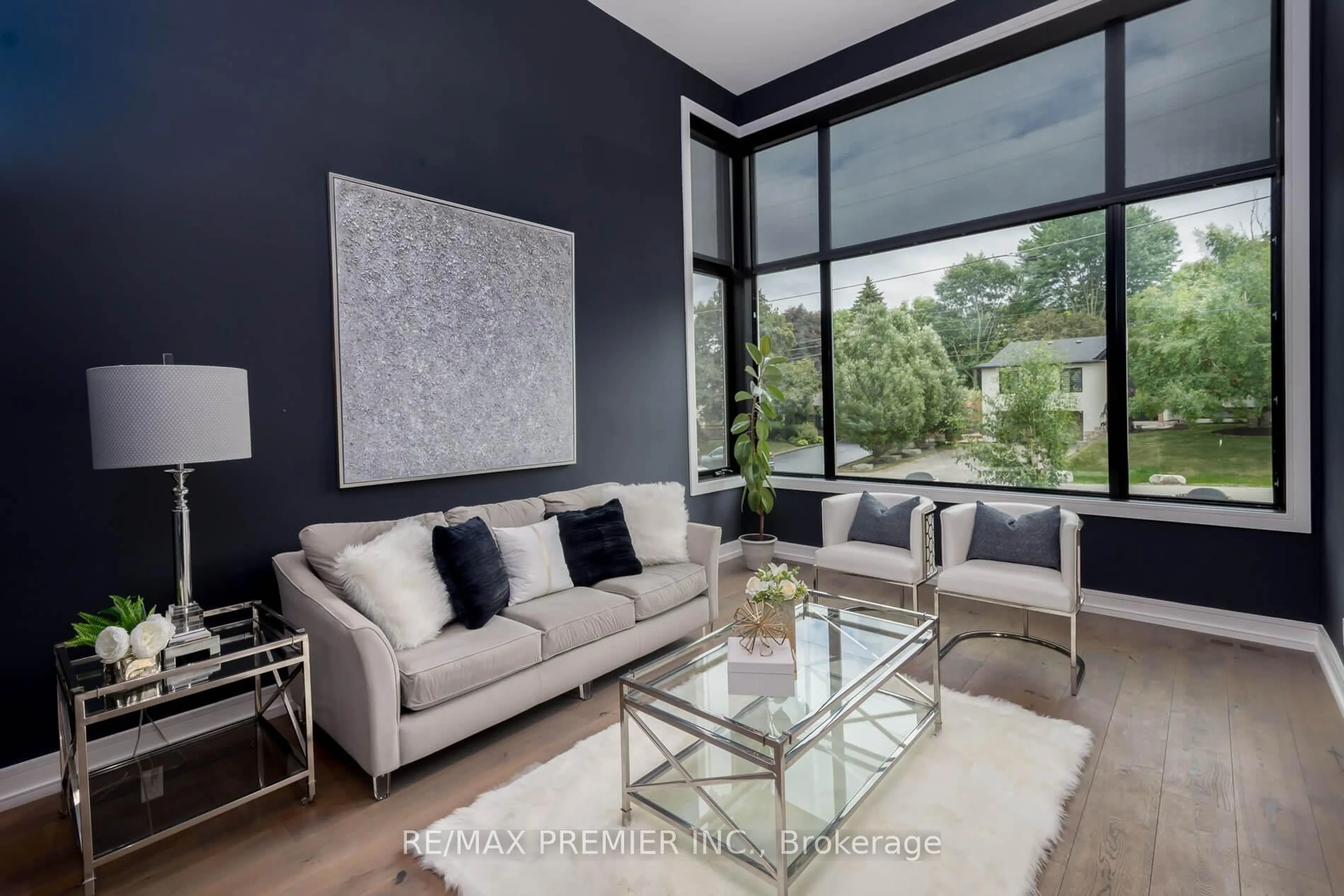 Living room with furniture, unknown for 32 Sevilla Blvd, Vaughan Ontario L0J 1C0