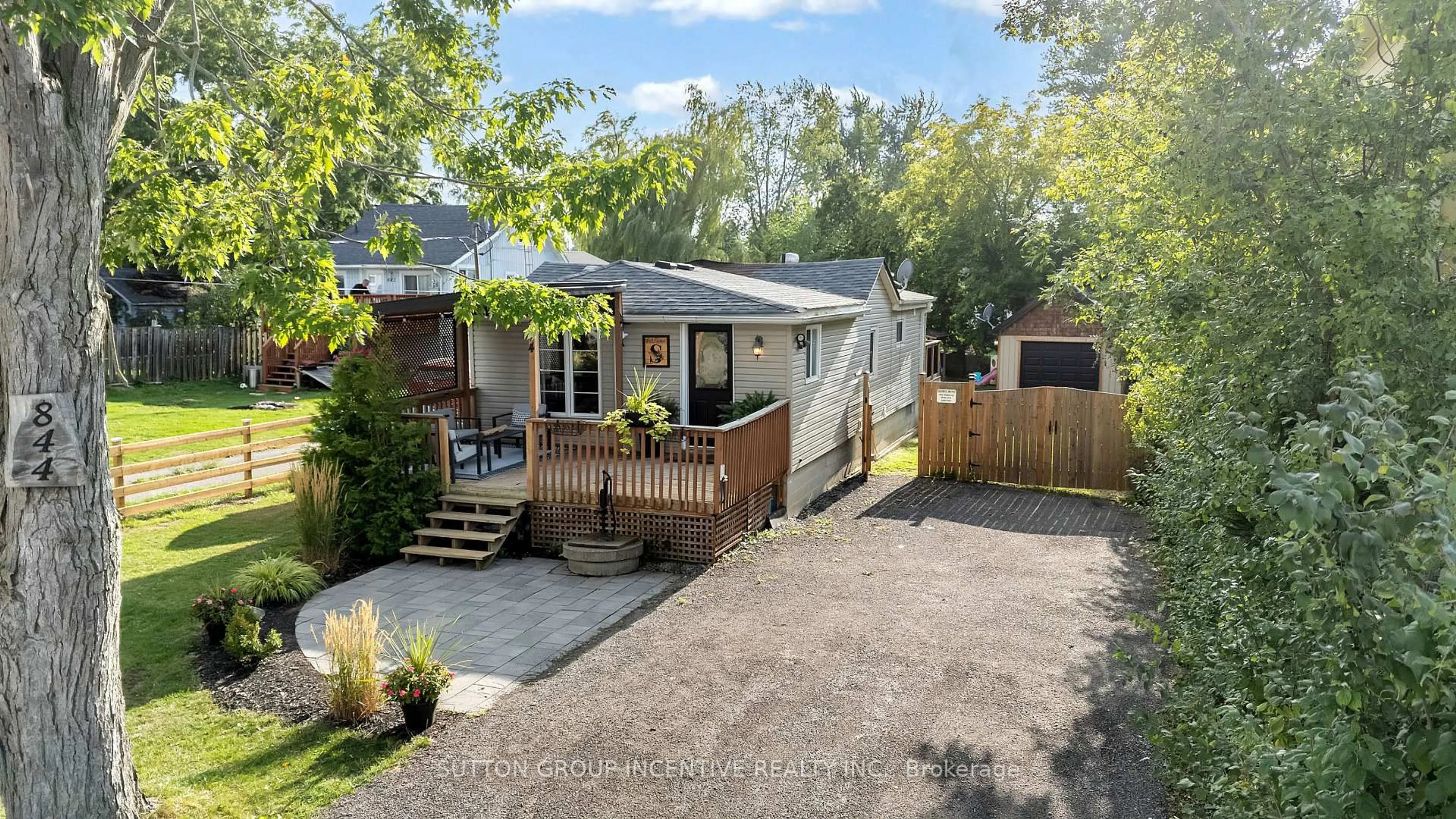 A pic from outside/outdoor area/front of a property/back of a property/a pic from drone, street for 844 Trivetts Rd, Georgina Ontario L4P 3E9