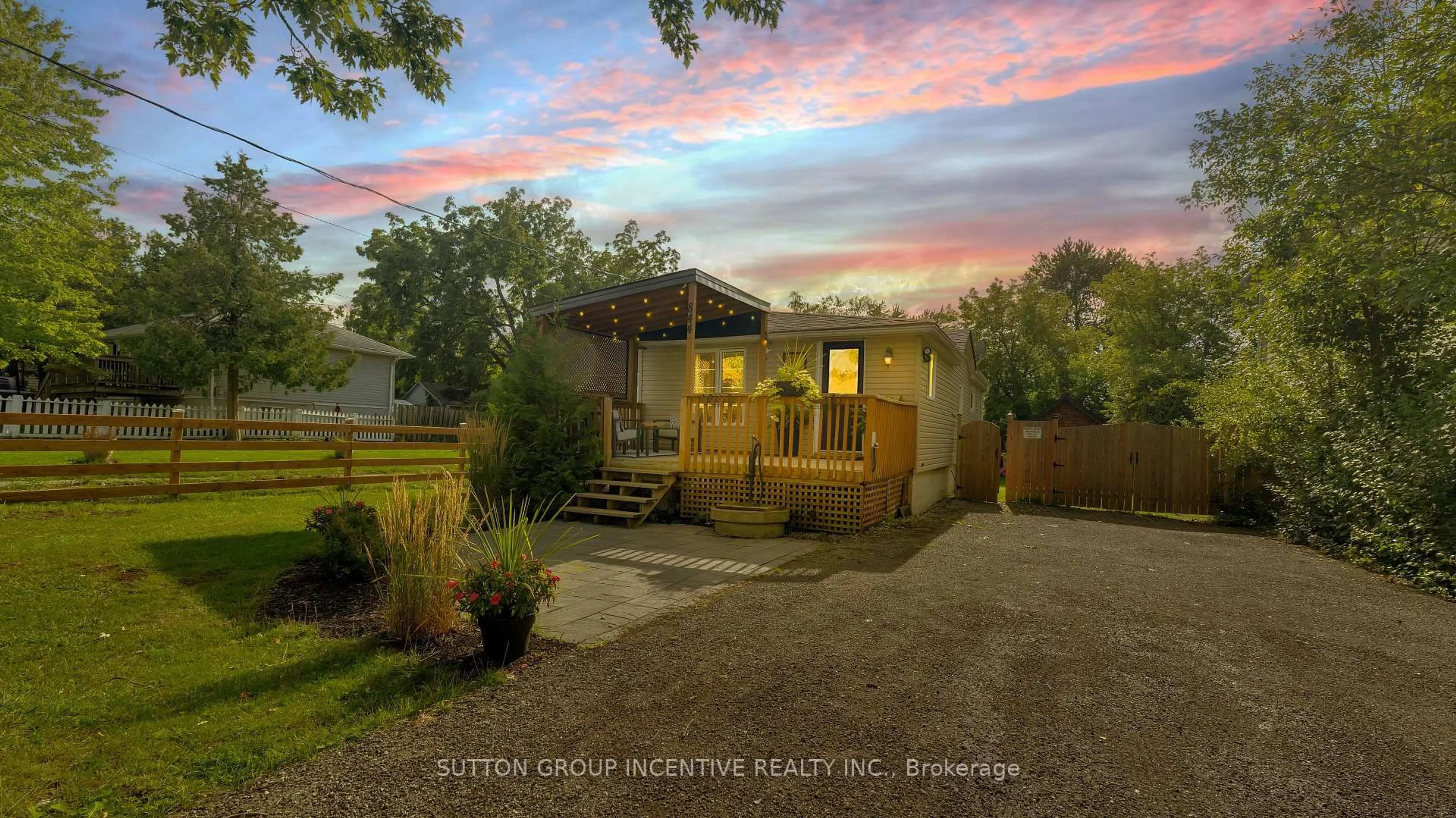 A pic from outside/outdoor area/front of a property/back of a property/a pic from drone, street for 844 Trivetts Rd, Georgina Ontario L4P 3E9