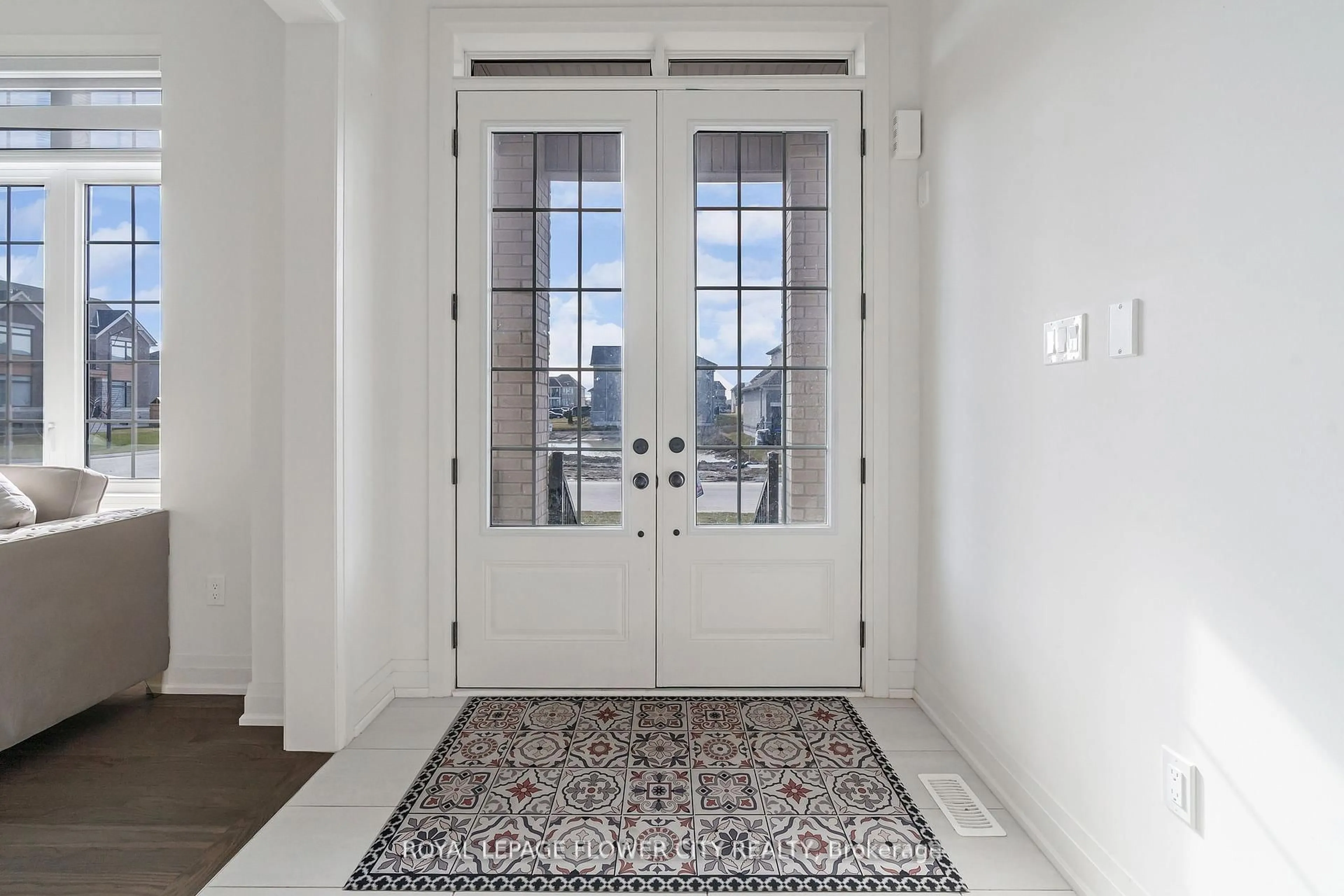 Indoor entryway for 11 Wintergreen Lane, Adjala-Tosorontio Ontario L0G 1W0