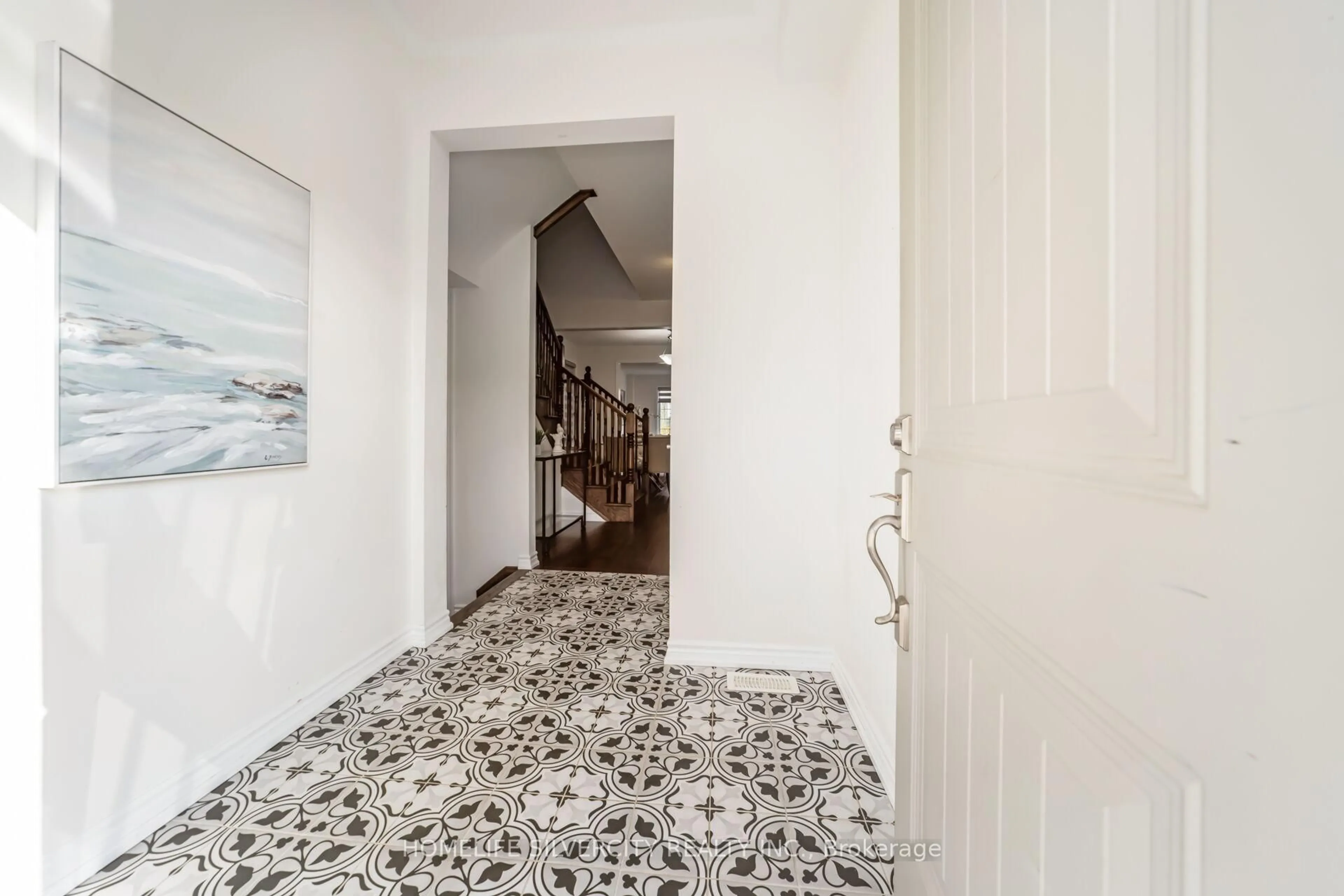 Indoor foyer for 67 Ten Pines Rd, Vaughan Ontario L4H 3N5