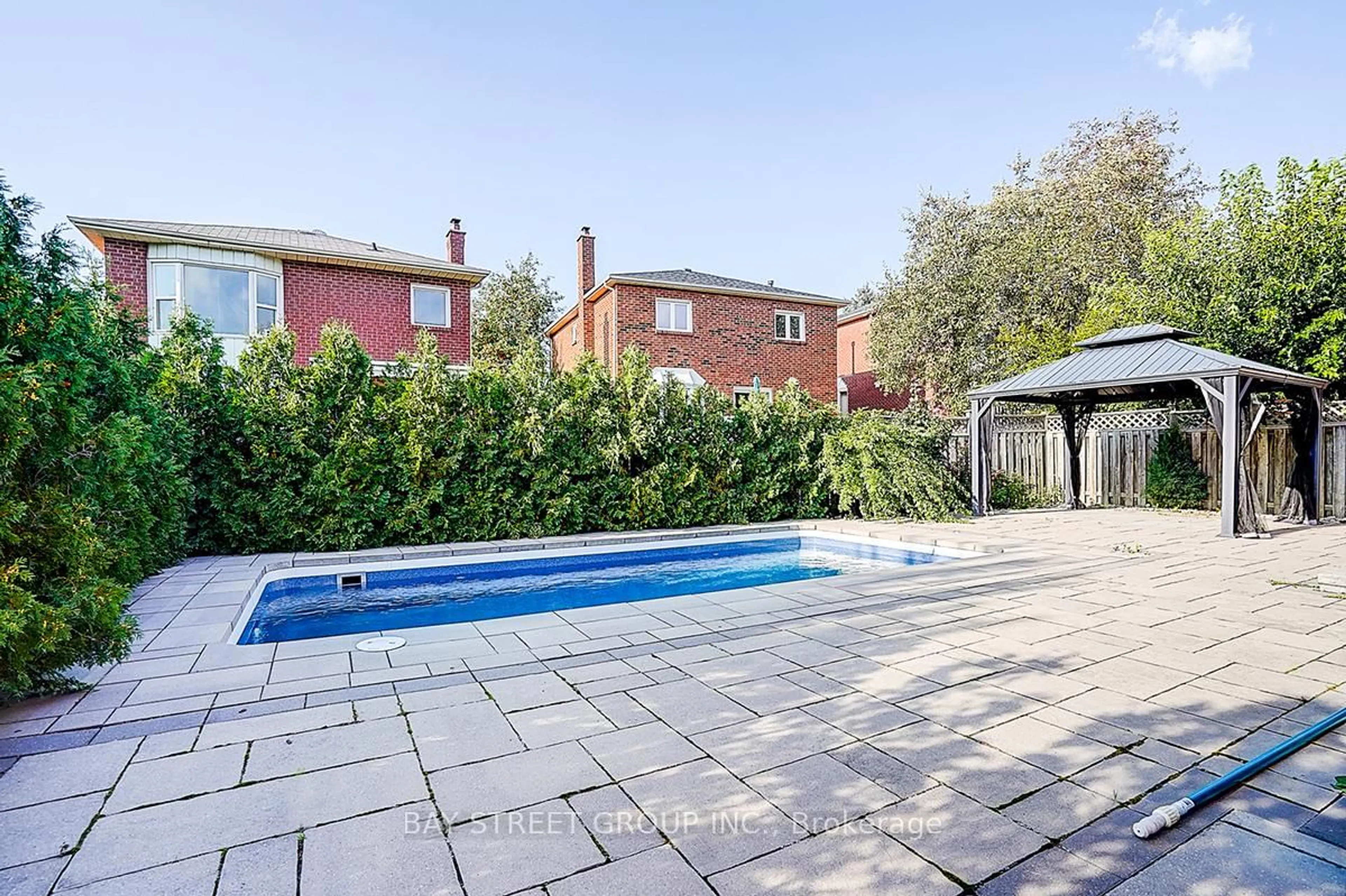 Pool for 8 Muster Crt, Markham Ontario L3R 9G5