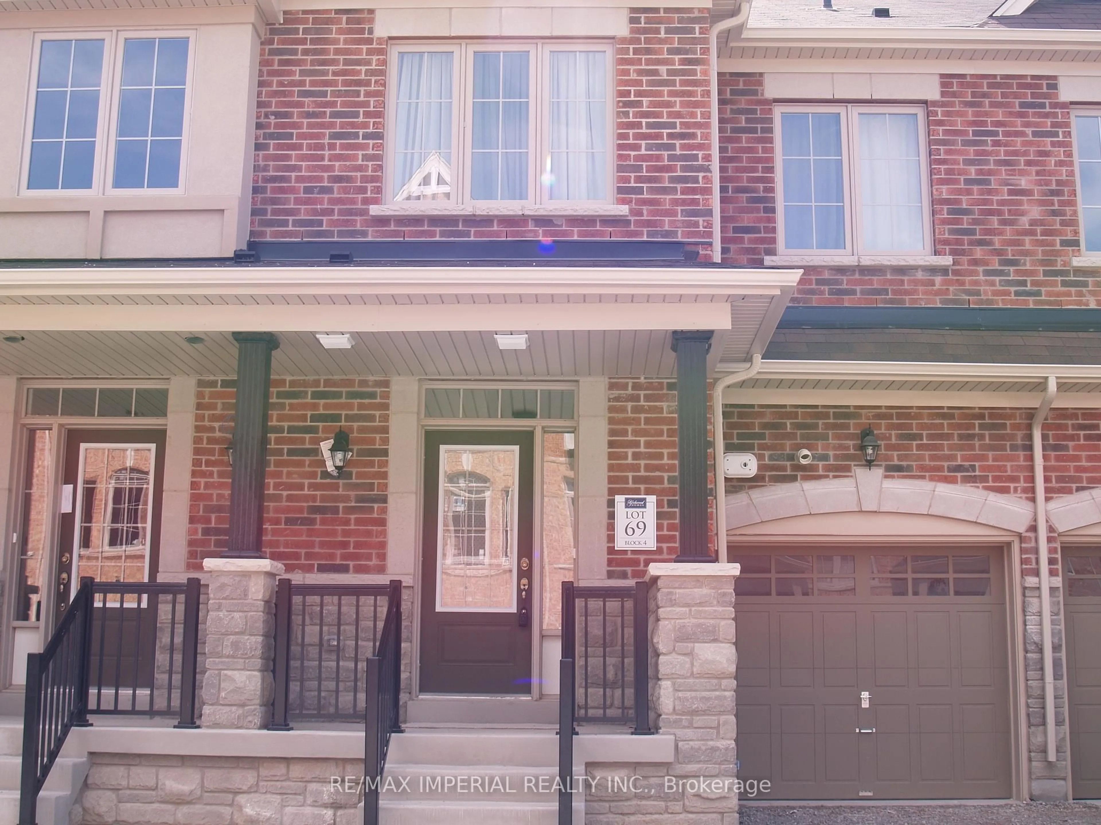 Home with brick exterior material, street for 43 Mazarine Lane, Richmond Hill Ontario L4S 0G2