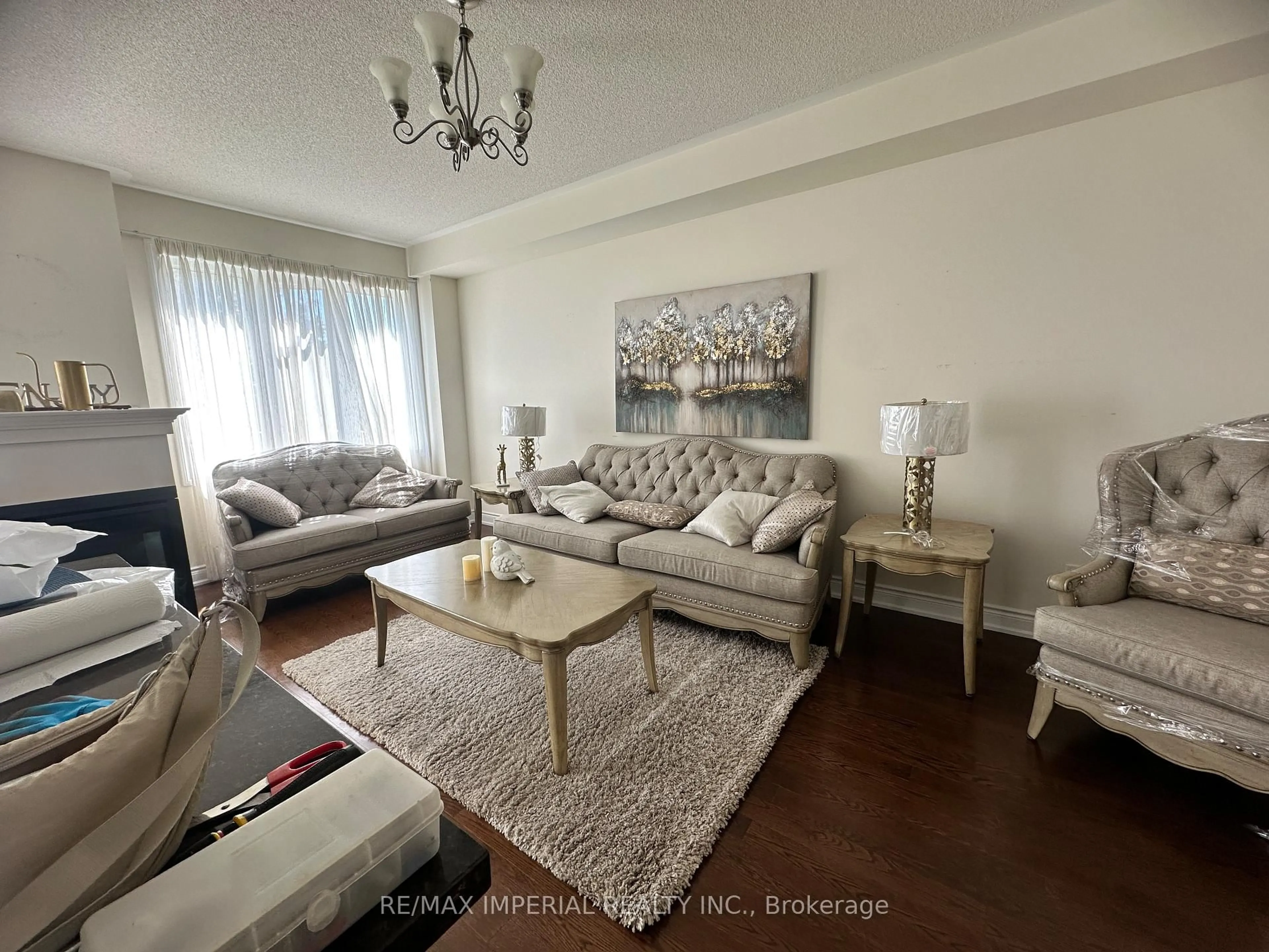 Living room with furniture, unknown for 43 Mazarine Lane, Richmond Hill Ontario L4S 0G2