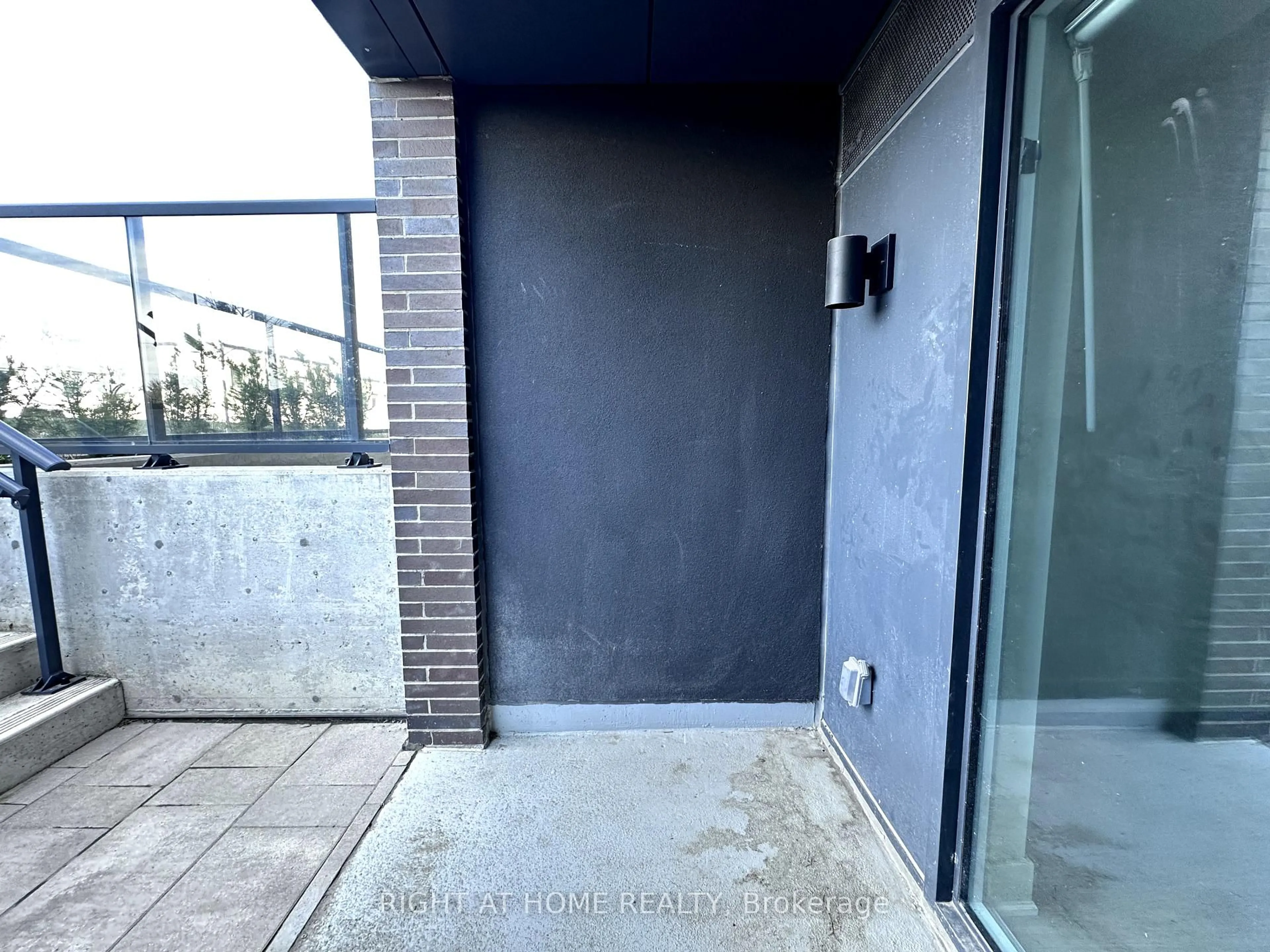 Unknown for 185 Deerfield Rd #015, Newmarket Ontario L3Y 0G7