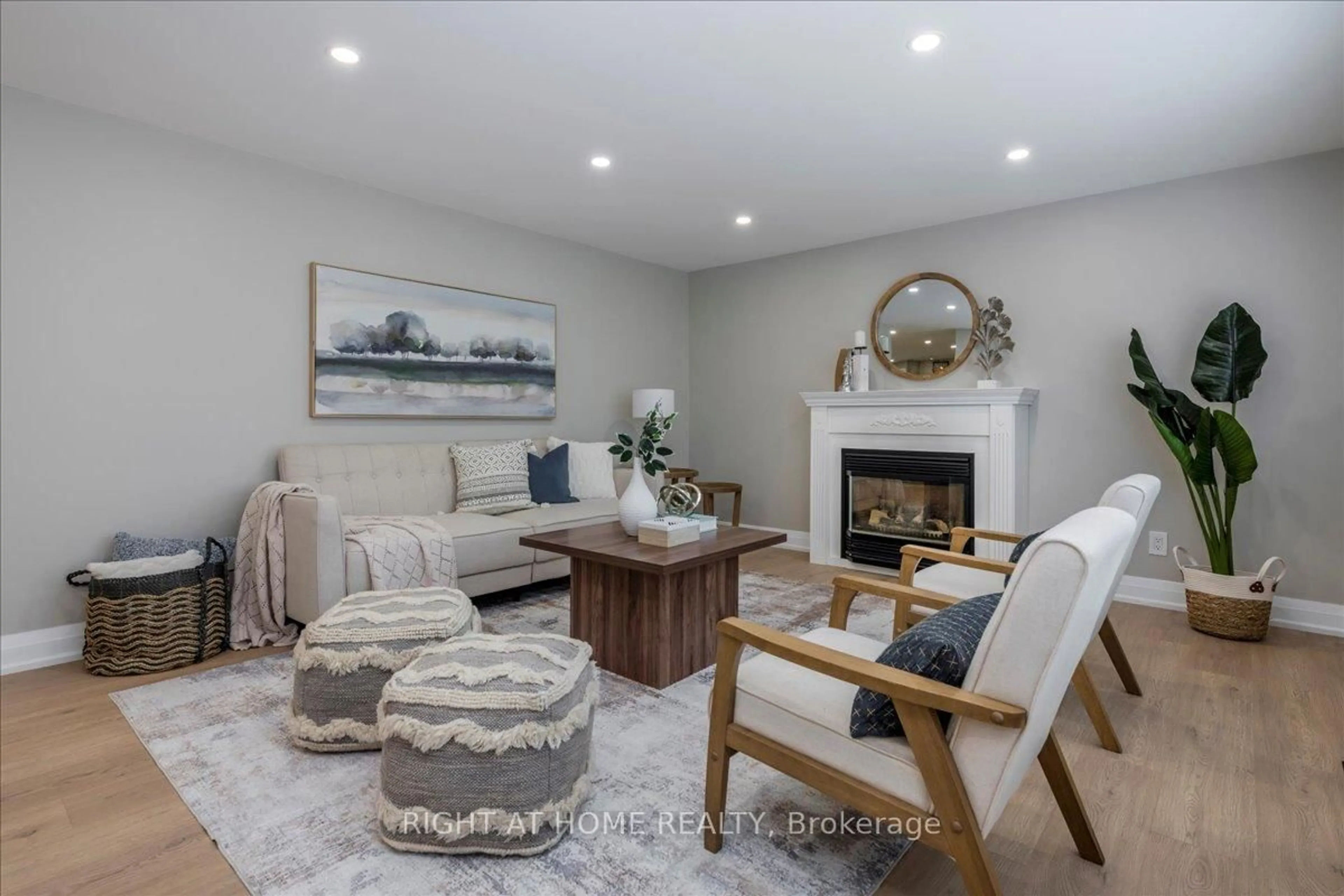 Living room with furniture, unknown for 3 Mulberry Crt, Innisfil Ontario L4N 9S2