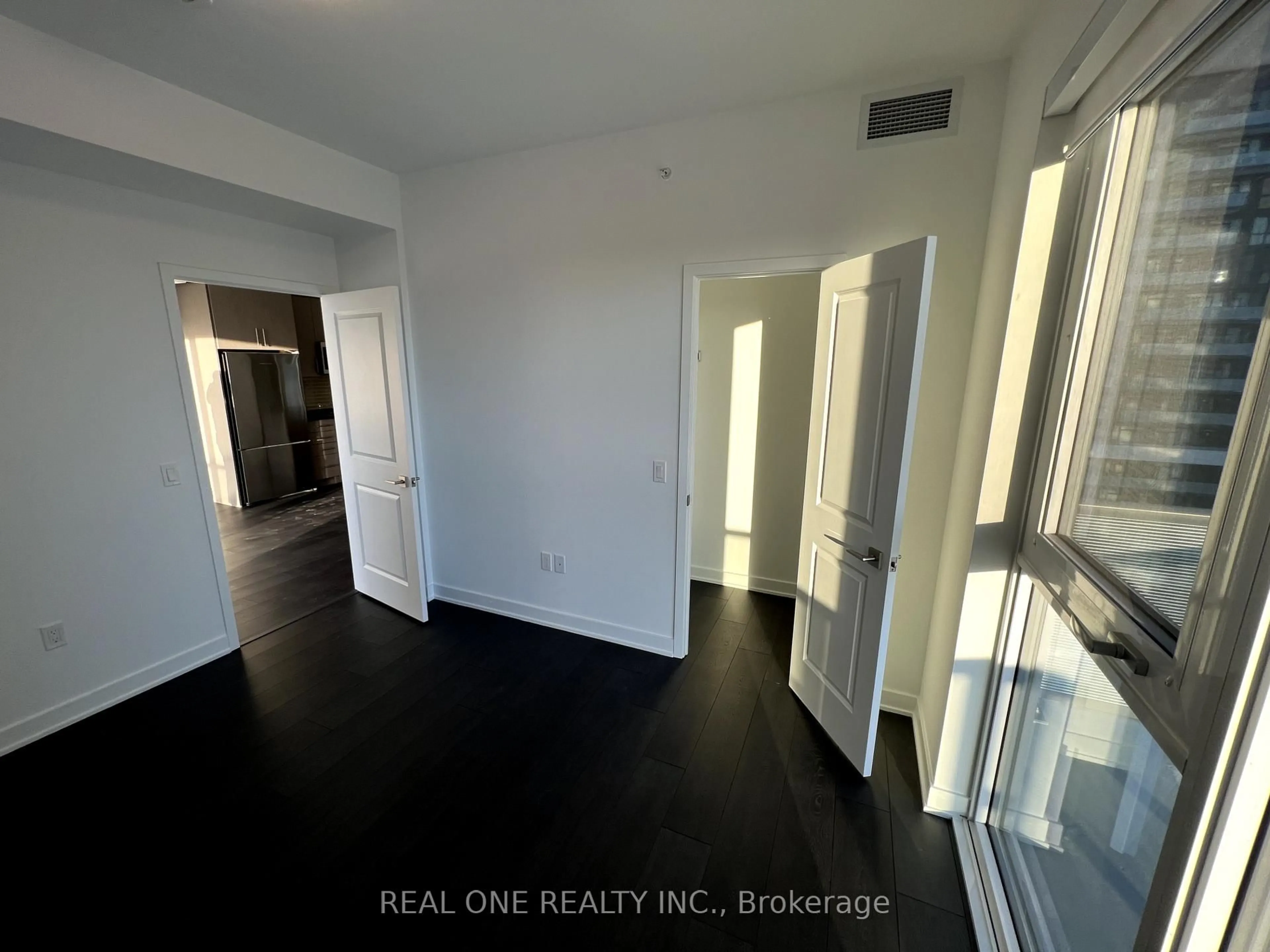 A pic of a room for 85 Oneida Cres #1215, Richmond Hill Ontario L4B 0A6