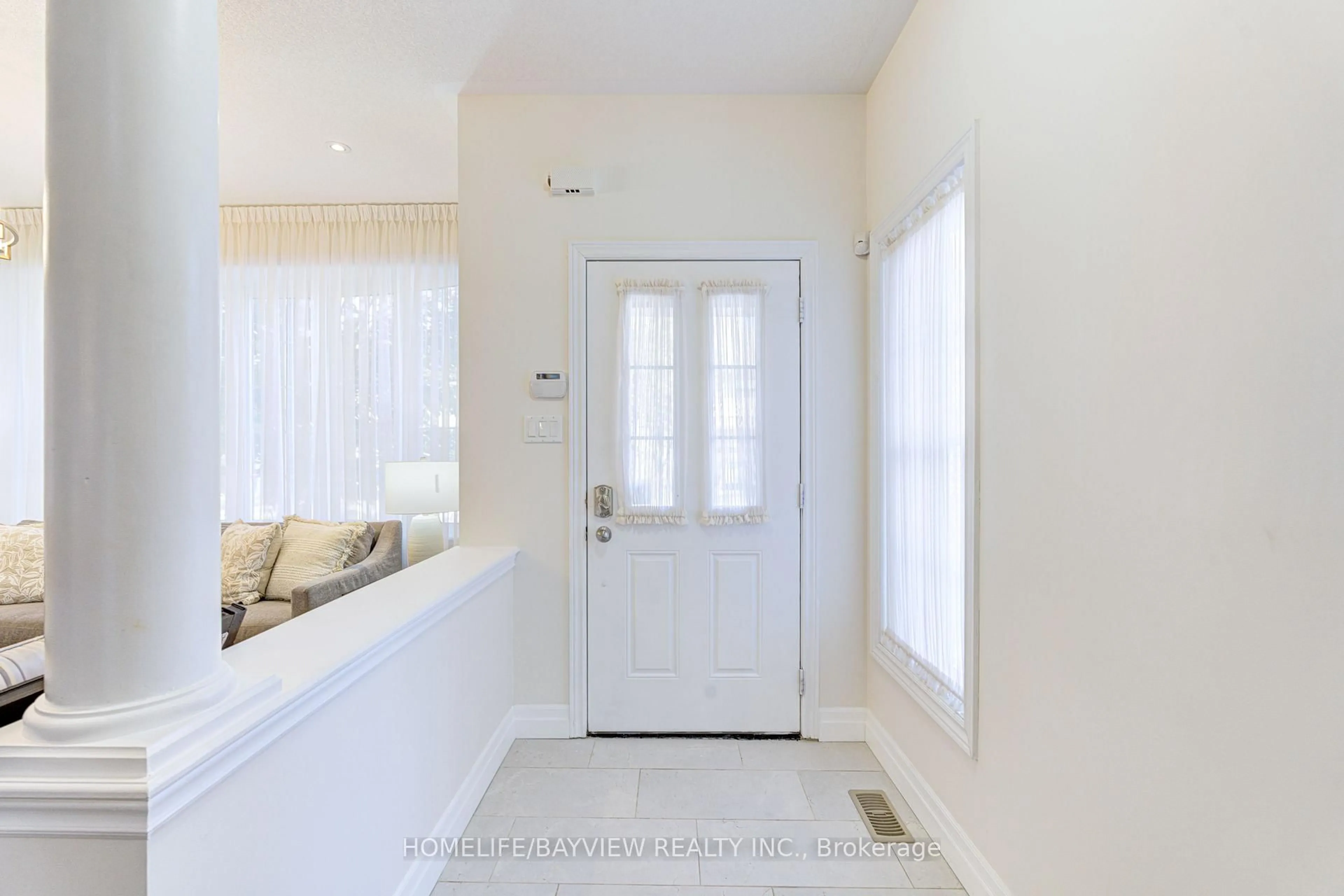 Indoor entryway for 95 Alpaca Dr, Richmond Hill Ontario L4E 0R1