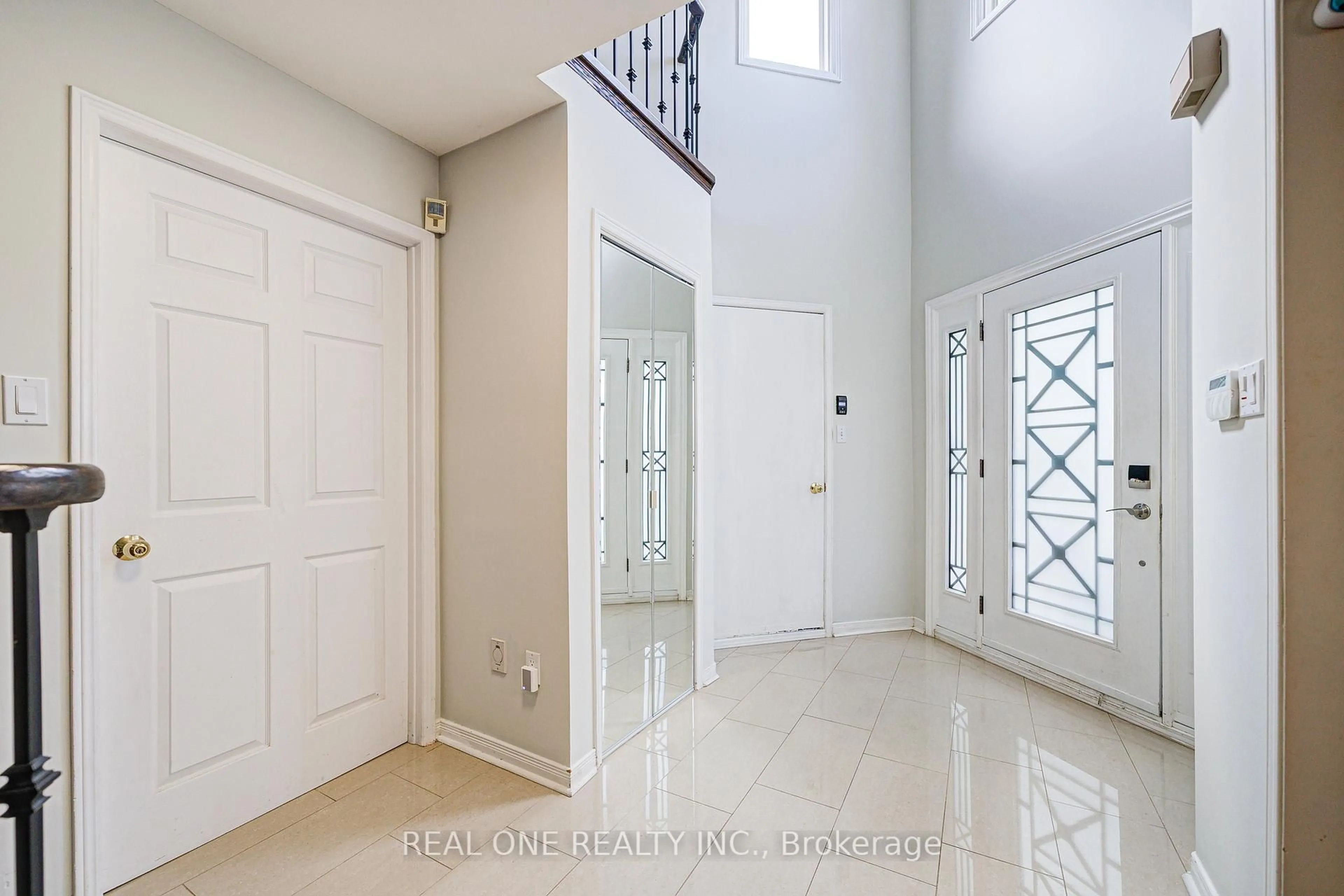 Indoor entryway for 58 Joseph Aaron Blvd, Vaughan Ontario L4J 6J1