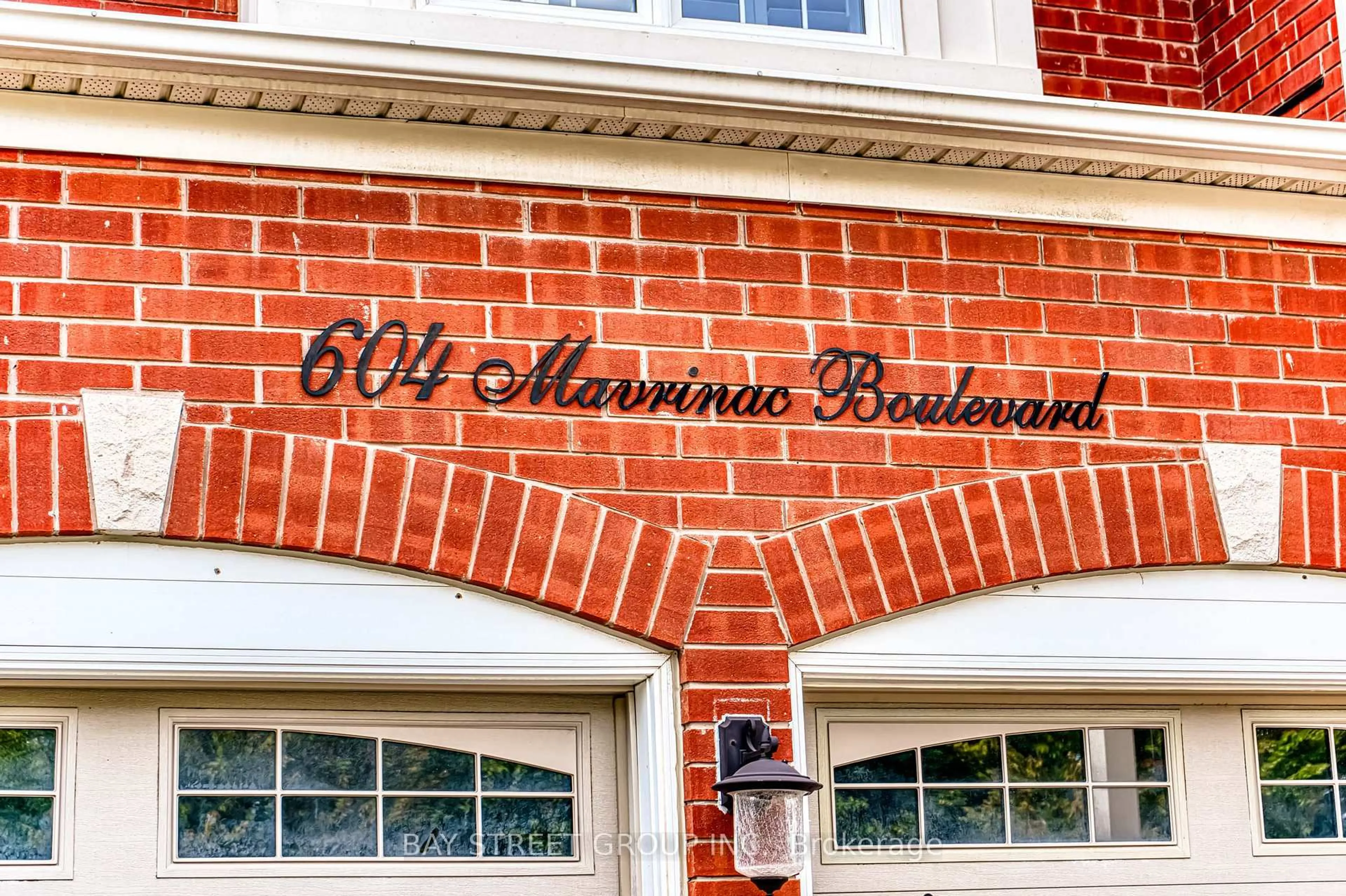 Home with brick exterior material, building for 604 Mavrinac Blvd, Aurora Ontario L4G 0H2