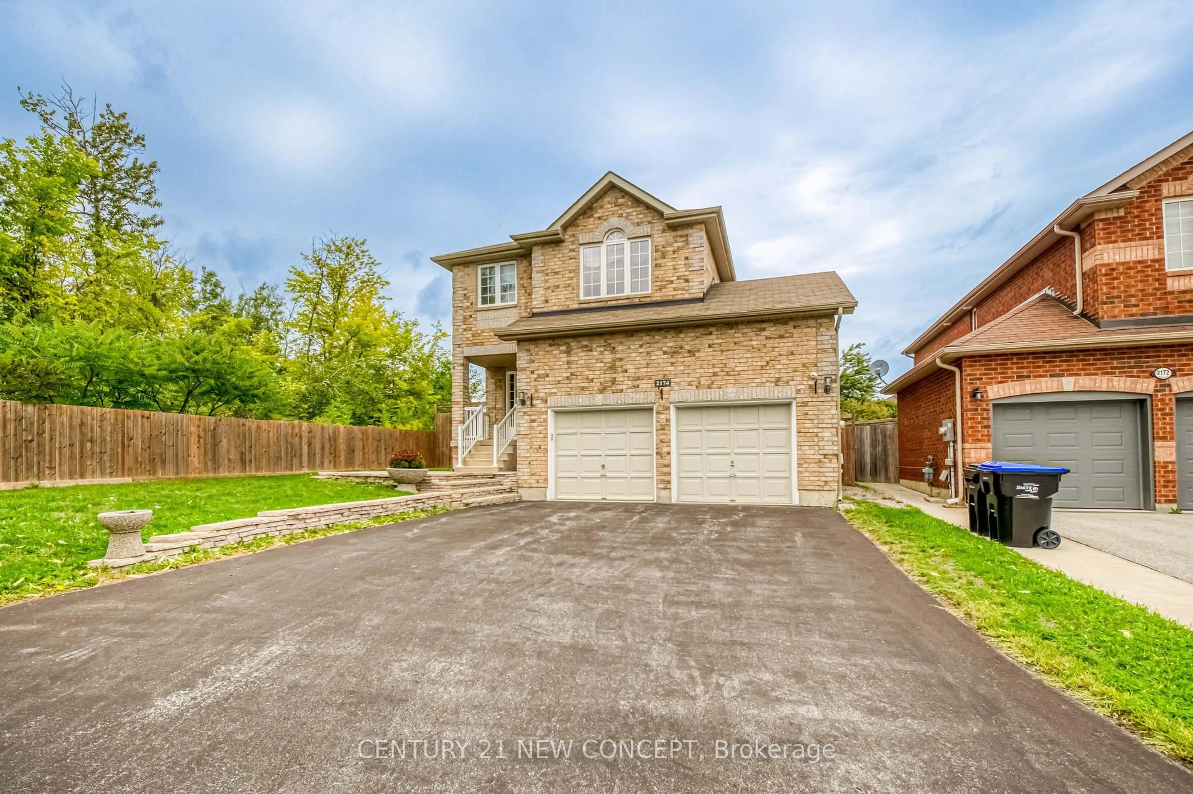 Home with brick exterior material, street for 2174 Taggart Crt, Innisfil Ontario L9S 0C4