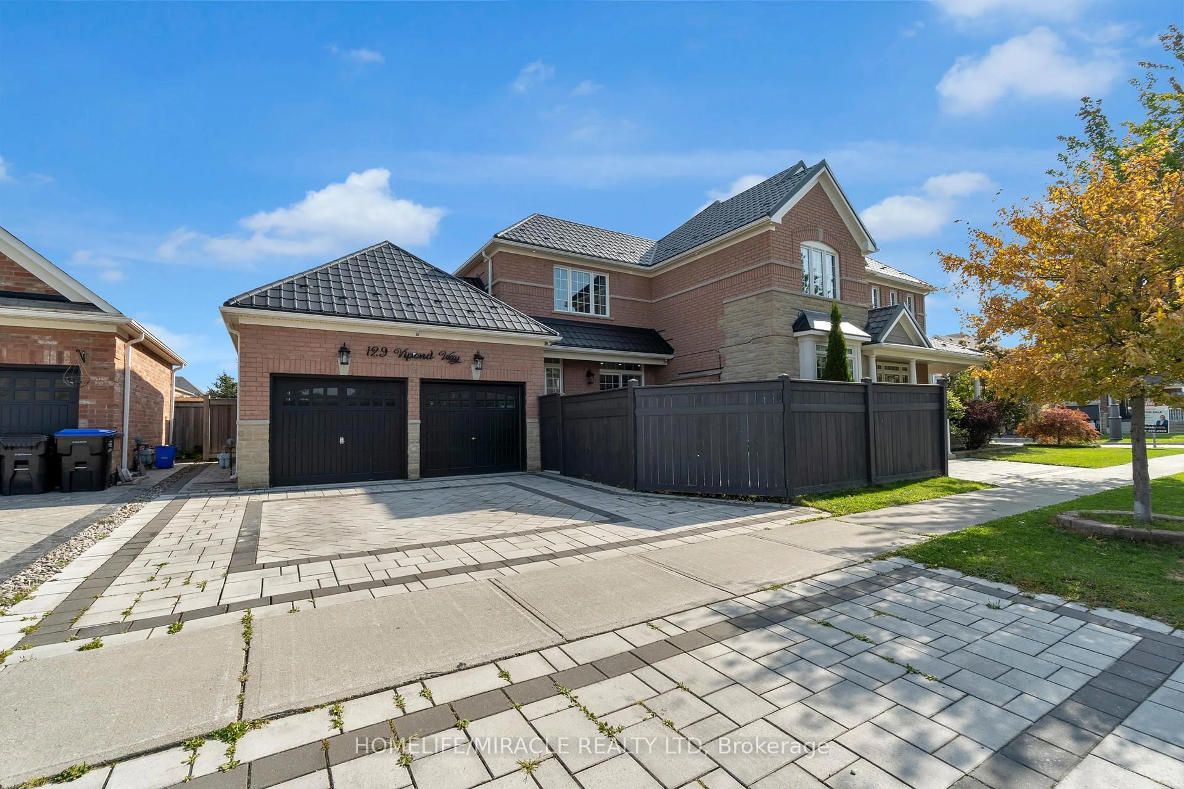 Home with brick exterior material, street for 129 Vipond Way, Bradford West Gwillimbury Ontario L3Z 0G7